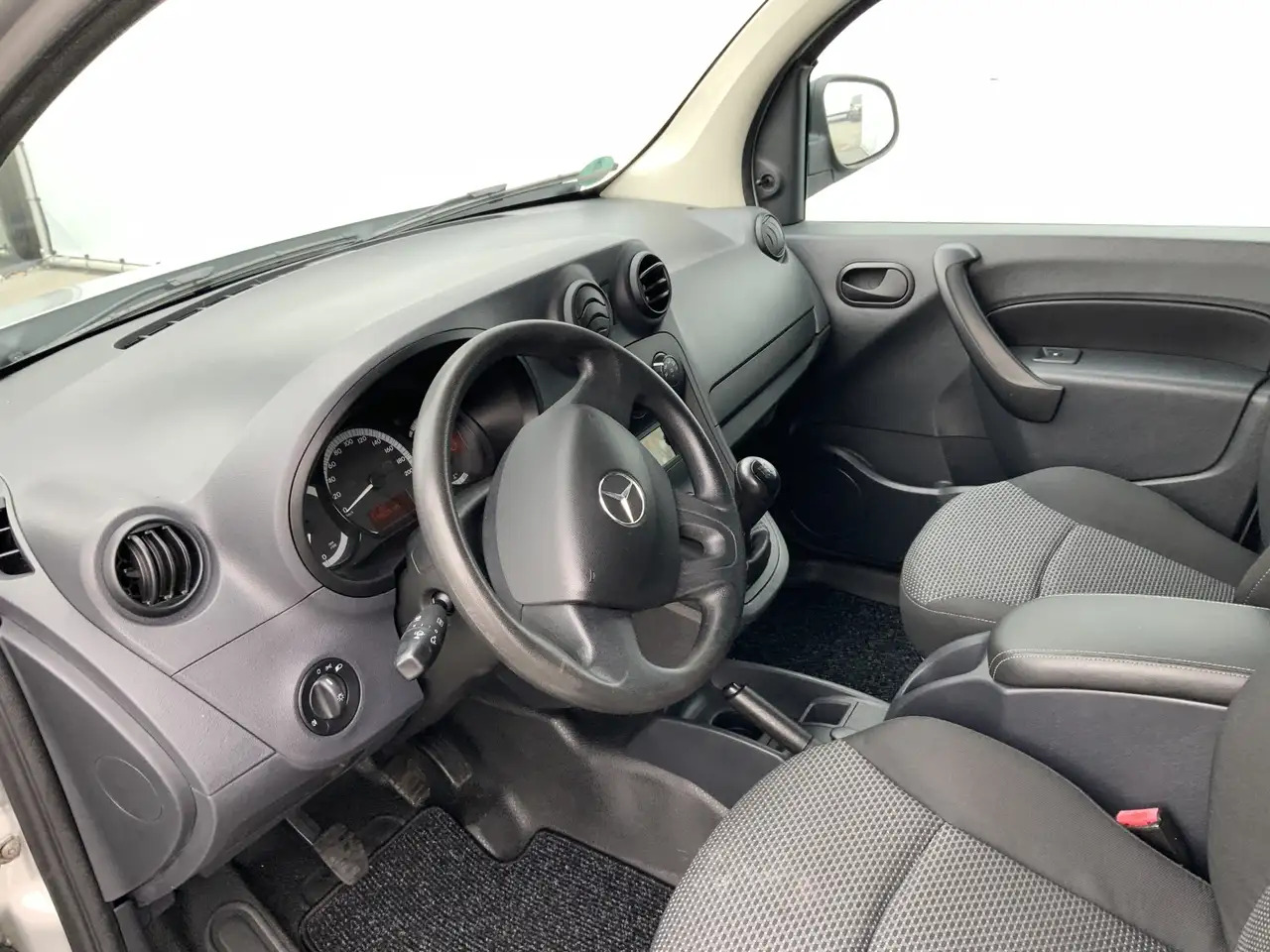 Mercedes-Benz Citan 109 CDI BlueEFFICIENCY Business Ambition Airco Tre - Väike kaubik: pilt 5 Mercedes-Benz Citan 109 CDI BlueEFFICIENCY Business Ambition Airco Tre - Väike kaubik: pilt 5