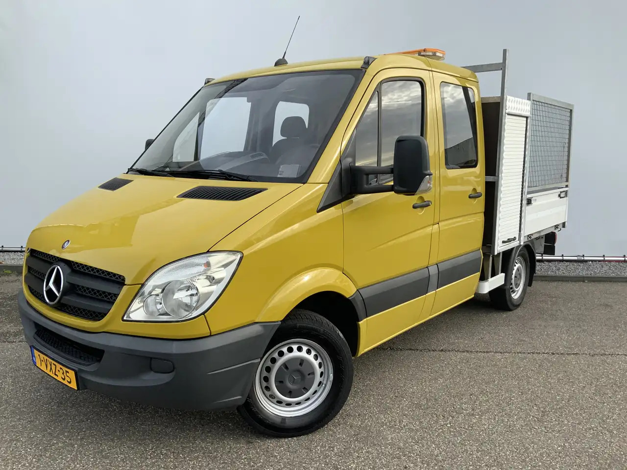 Mercedes-Benz Sprinter 213 2.2 CDI 325 Automaat DubCab Pick Up 5 Zits Tre - Madelauto, Meeskonnaauto: pilt 1 Mercedes-Benz Sprinter 213 2.2 CDI 325 Automaat DubCab Pick Up 5 Zits Tre - Madelauto, Meeskonnaauto: pilt 1