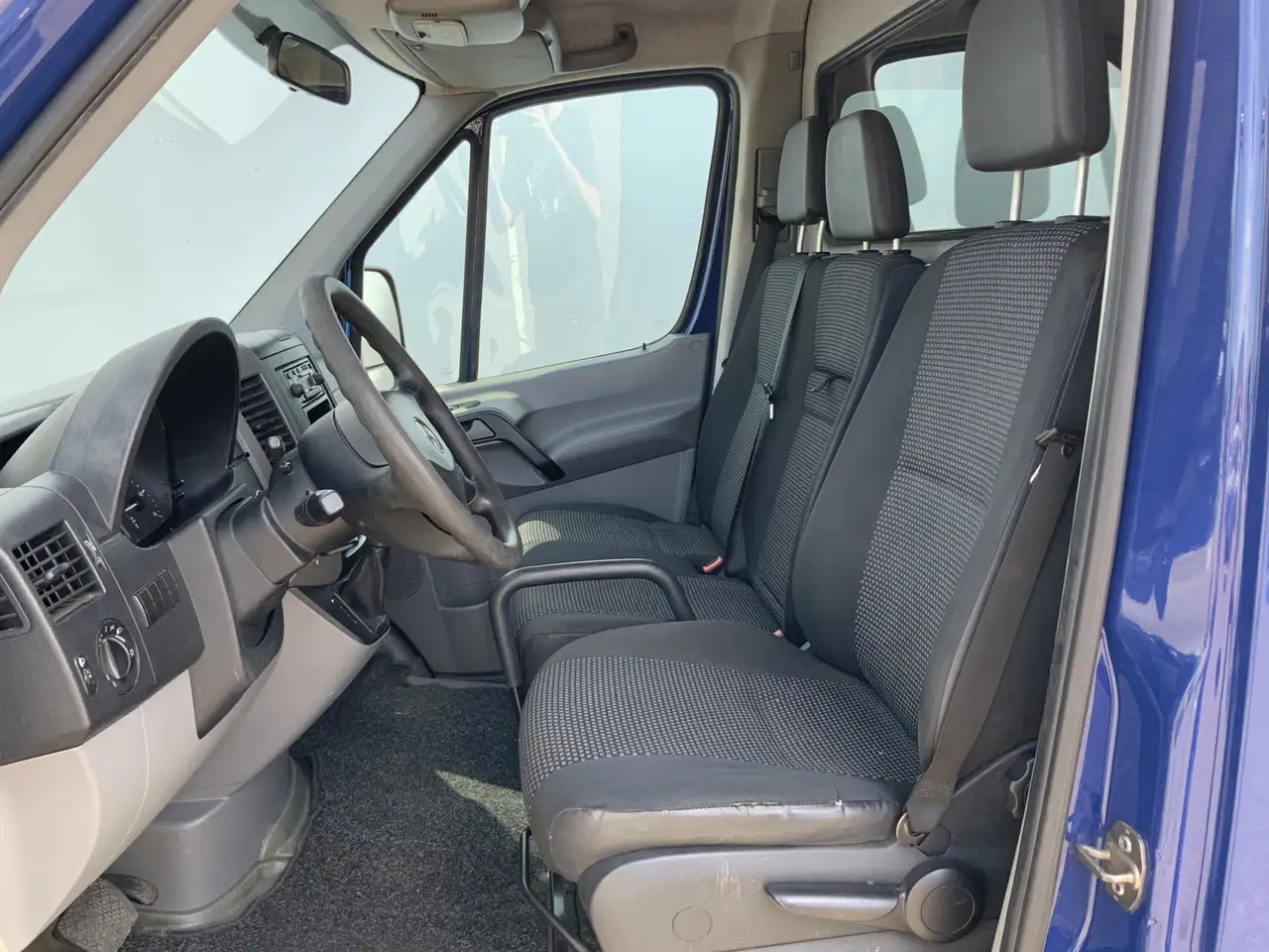 Mercedes-Benz Sprinter 218 3.0 CDI 325 HDL1H1 Automaat Cruise Airco 3 Zit - Kaubik: pilt 4 Mercedes-Benz Sprinter 218 3.0 CDI 325 HDL1H1 Automaat Cruise Airco 3 Zit - Kaubik: pilt 4