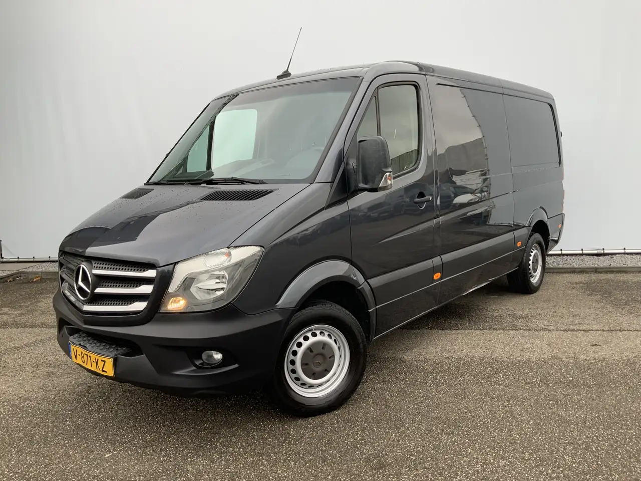 Mercedes-Benz Sprinter 311 2.2 CDI 366 L2H1 Airco 3 Zits Opstap& Trekhaak - Kaubik: pilt 1 Mercedes-Benz Sprinter 311 2.2 CDI 366 L2H1 Airco 3 Zits Opstap& Trekhaak - Kaubik: pilt 1
