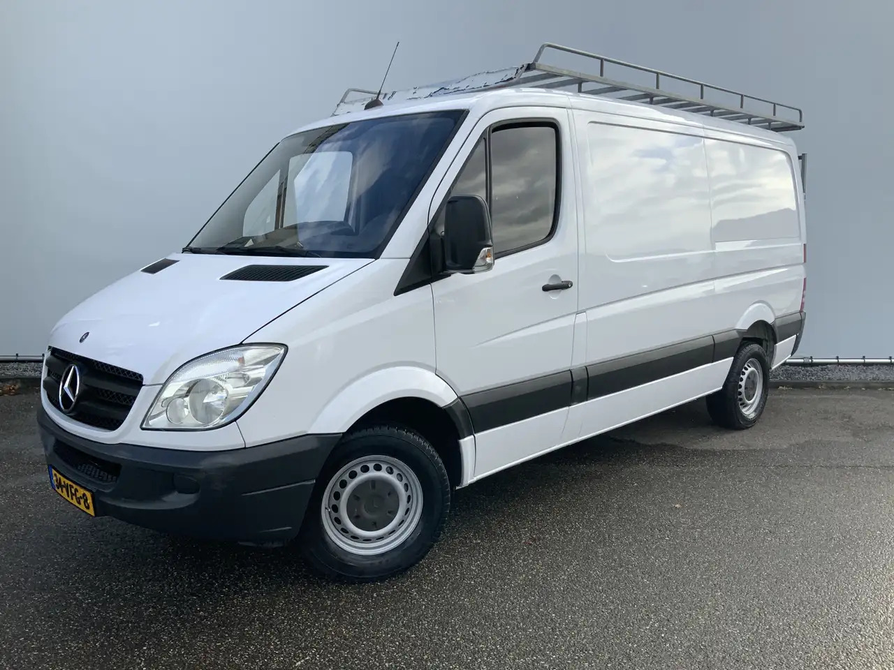 Mercedes-Benz Sprinter 311 2.2 CDI 366 L2H1 Automaat 3 Zits Trekaak 2800k - Kaubik: pilt 1 Mercedes-Benz Sprinter 311 2.2 CDI 366 L2H1 Automaat 3 Zits Trekaak 2800k - Kaubik: pilt 1