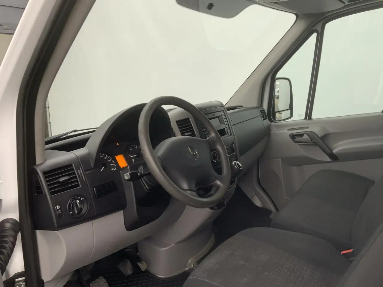 Mercedes-Benz Sprinter 313 2.2 CDI 366 L2H2 Airco 3 Zits Opstap extra Slo - Kaubik: pilt 5 Mercedes-Benz Sprinter 313 2.2 CDI 366 L2H2 Airco 3 Zits Opstap extra Slo - Kaubik: pilt 5