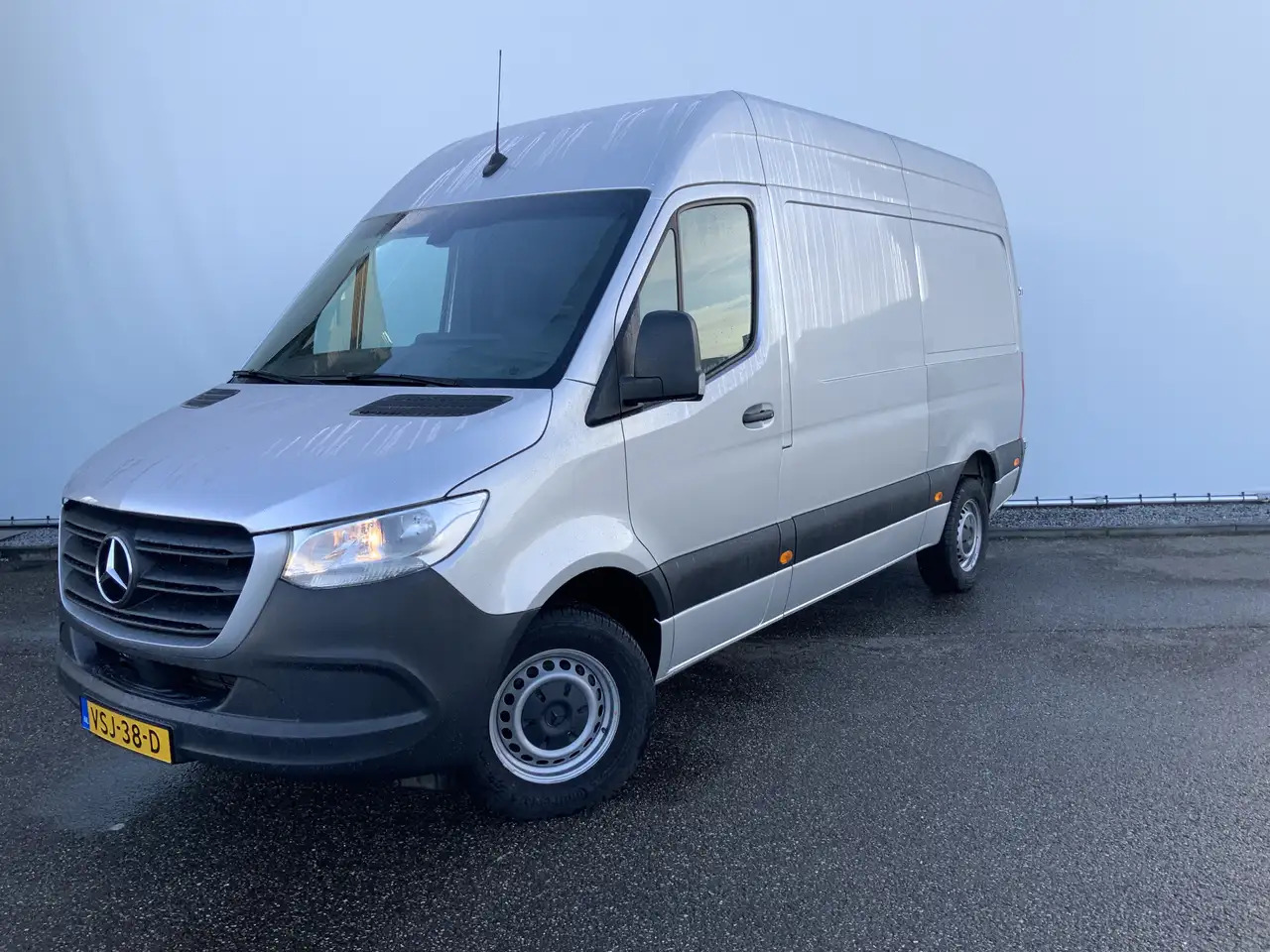 Mercedes-Benz Sprinter 315 1.9 CDI L2H2 Automaat 3 Zits Airco Navi Camera - Kaubik: pilt 1 Mercedes-Benz Sprinter 315 1.9 CDI L2H2 Automaat 3 Zits Airco Navi Camera - Kaubik: pilt 1