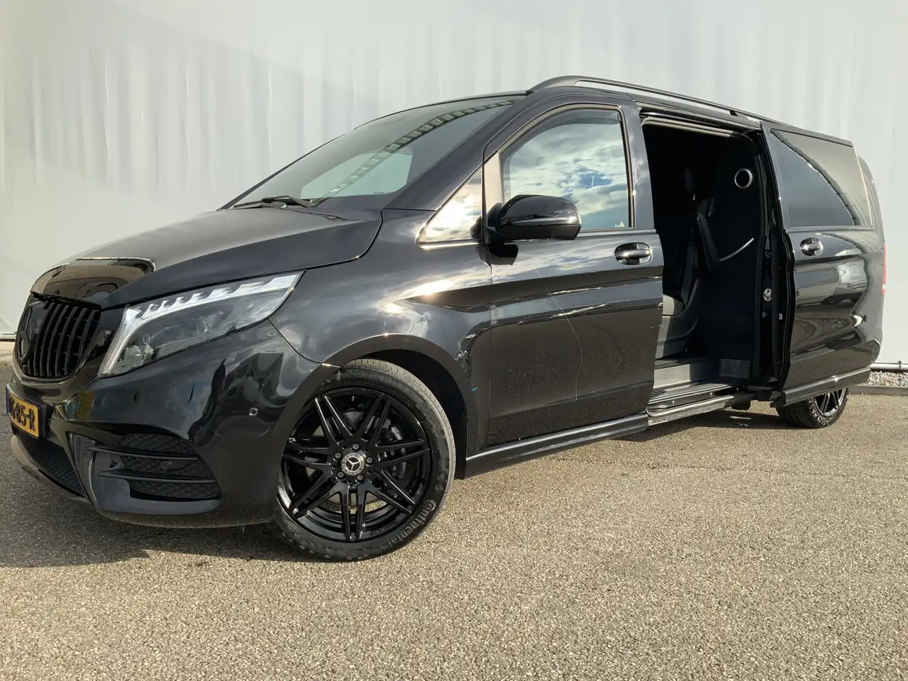 Mercedes-Benz V 300 300d Extra Lang Dub Cab Autom. Avantgarde Edition - Meeskonnaauto: pilt 2 Mercedes-Benz V 300 300d Extra Lang Dub Cab Autom. Avantgarde Edition - Meeskonnaauto: pilt 2