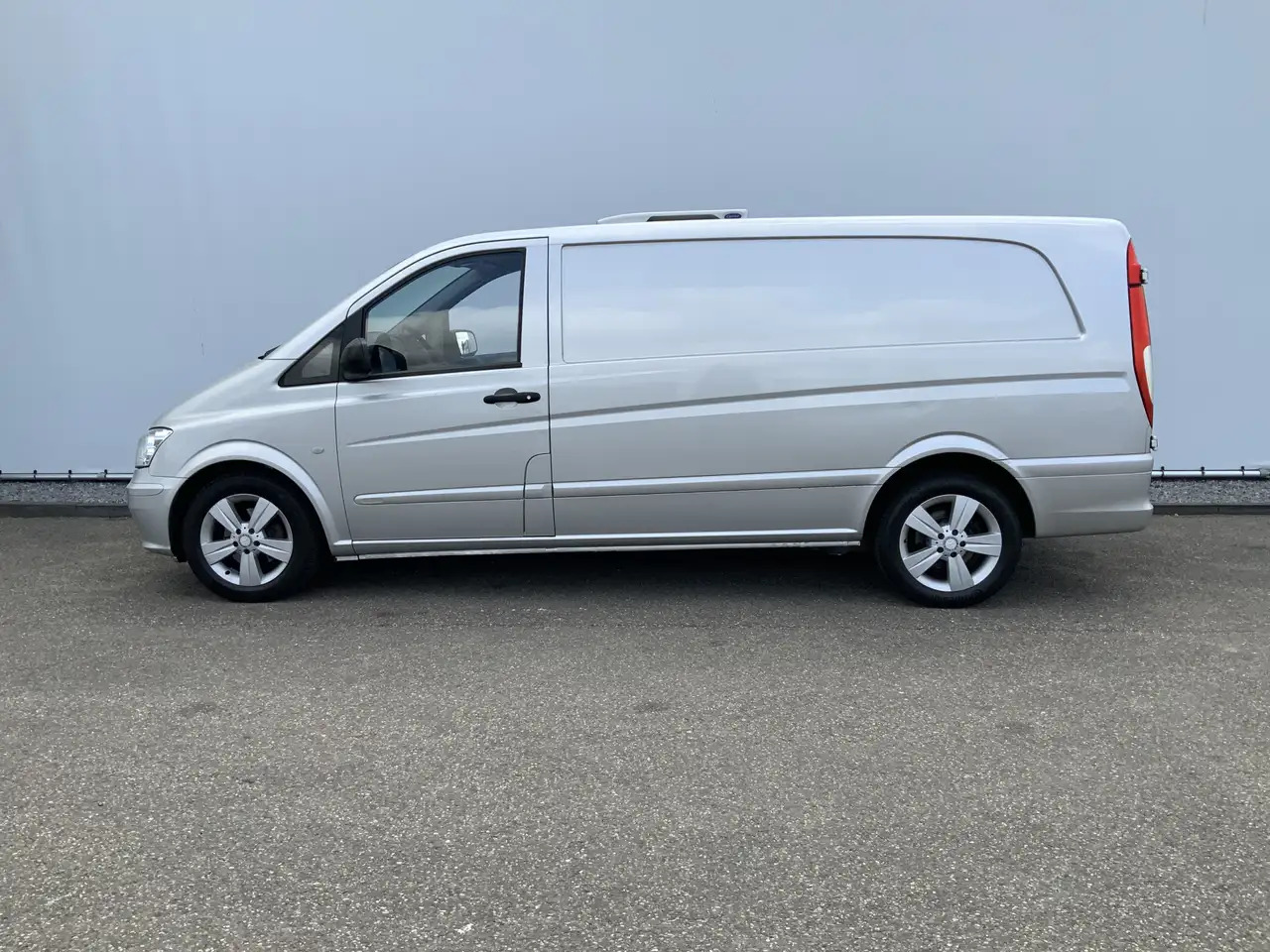 Mercedes-Benz Vito 122 CDI Automaat Koel Auto werkt 100 % 0.gr Airco - Tarbesõiduk külmik: pilt 3 Mercedes-Benz Vito 122 CDI Automaat Koel Auto werkt 100 % 0.gr Airco - Tarbesõiduk külmik: pilt 3