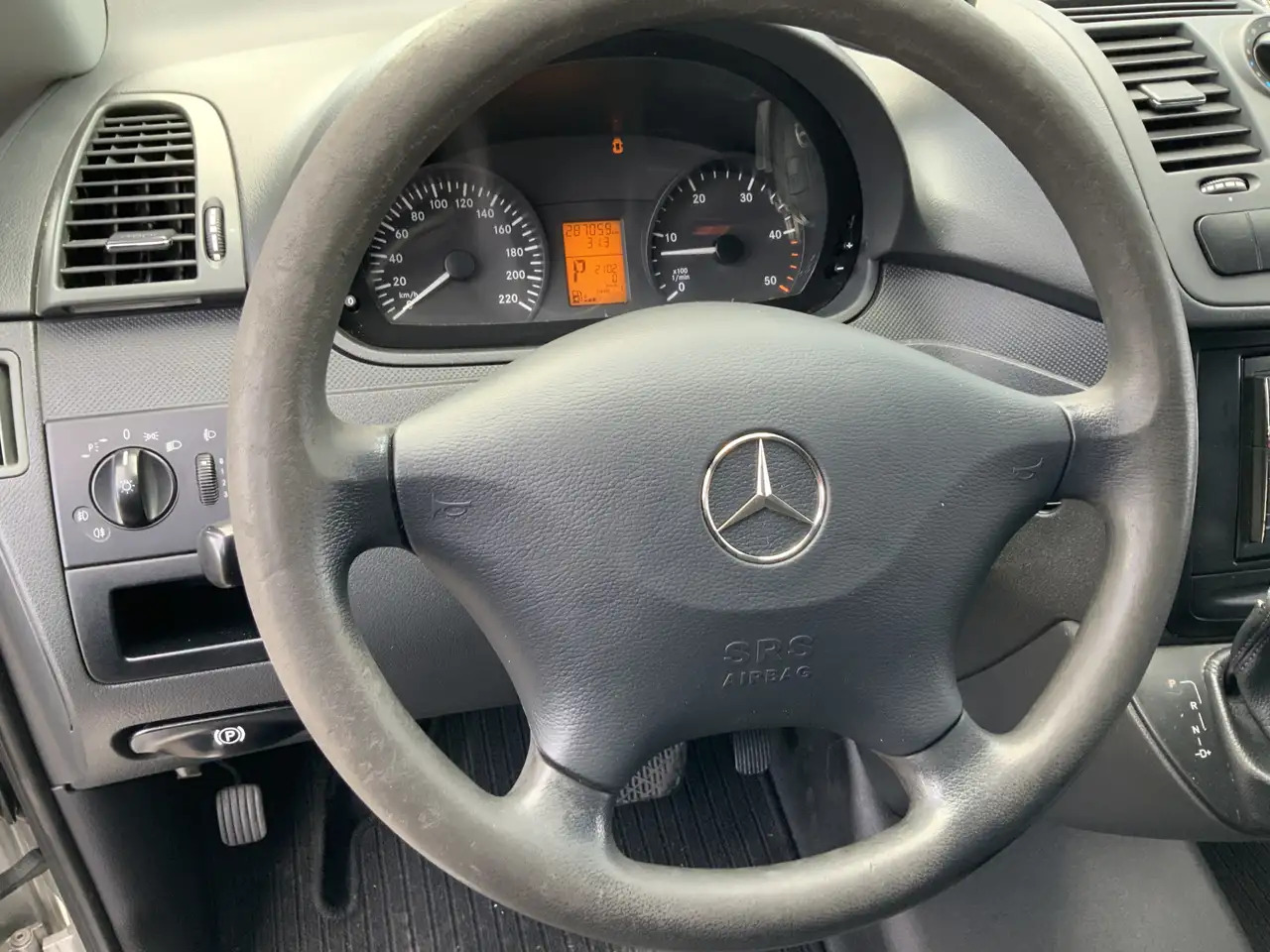 Mercedes-Benz Vito 122 CDI Automaat Koel Auto werkt 100 % 0.gr Airco - Tarbesõiduk külmik: pilt 4 Mercedes-Benz Vito 122 CDI Automaat Koel Auto werkt 100 % 0.gr Airco - Tarbesõiduk külmik: pilt 4