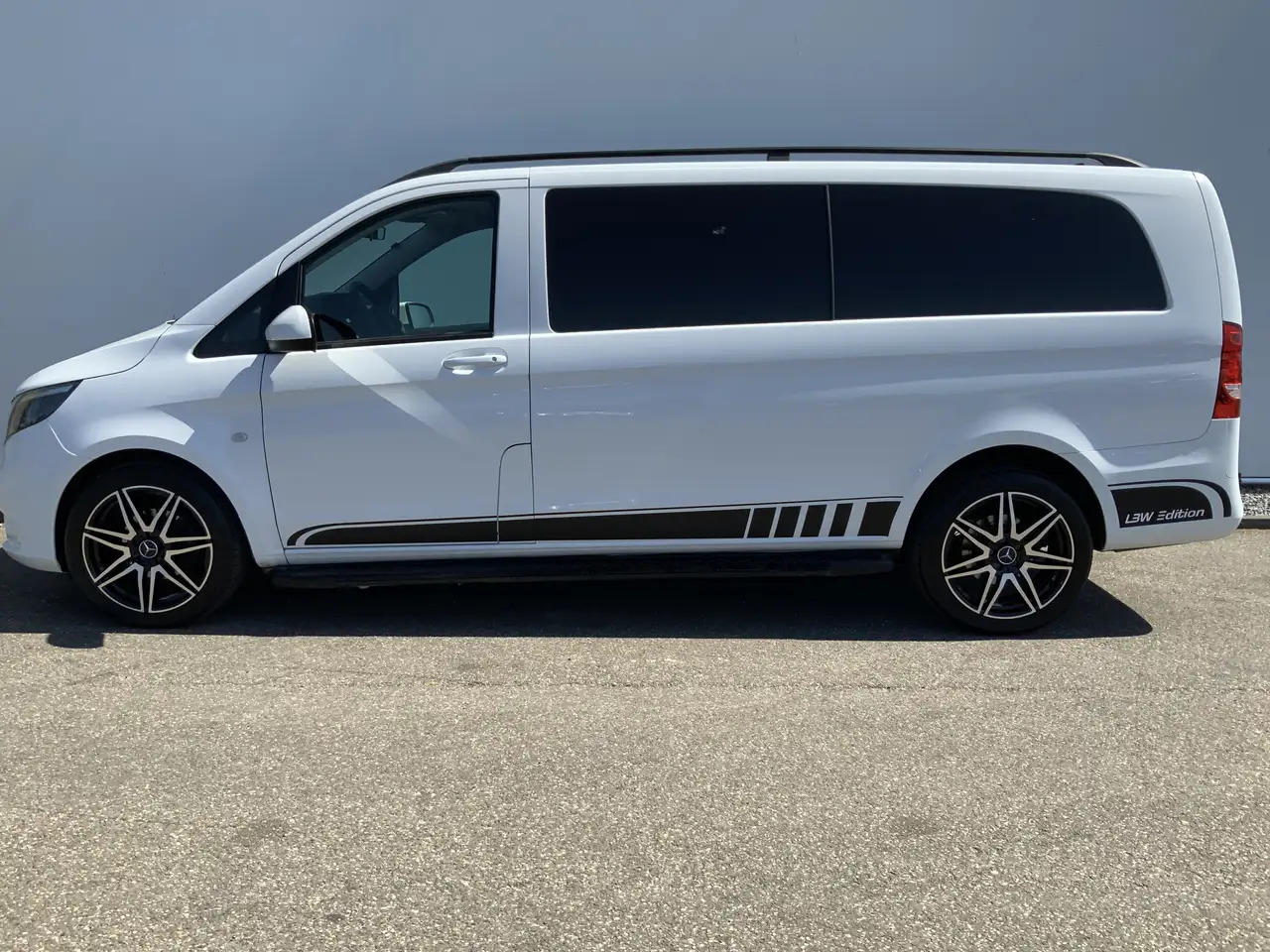 Mercedes-Benz Vito Tourer XL 114 CDI Autom. Airco Cruise Camera Alu V - Kaubik: pilt 4 Mercedes-Benz Vito Tourer XL 114 CDI Autom. Airco Cruise Camera Alu V - Kaubik: pilt 4