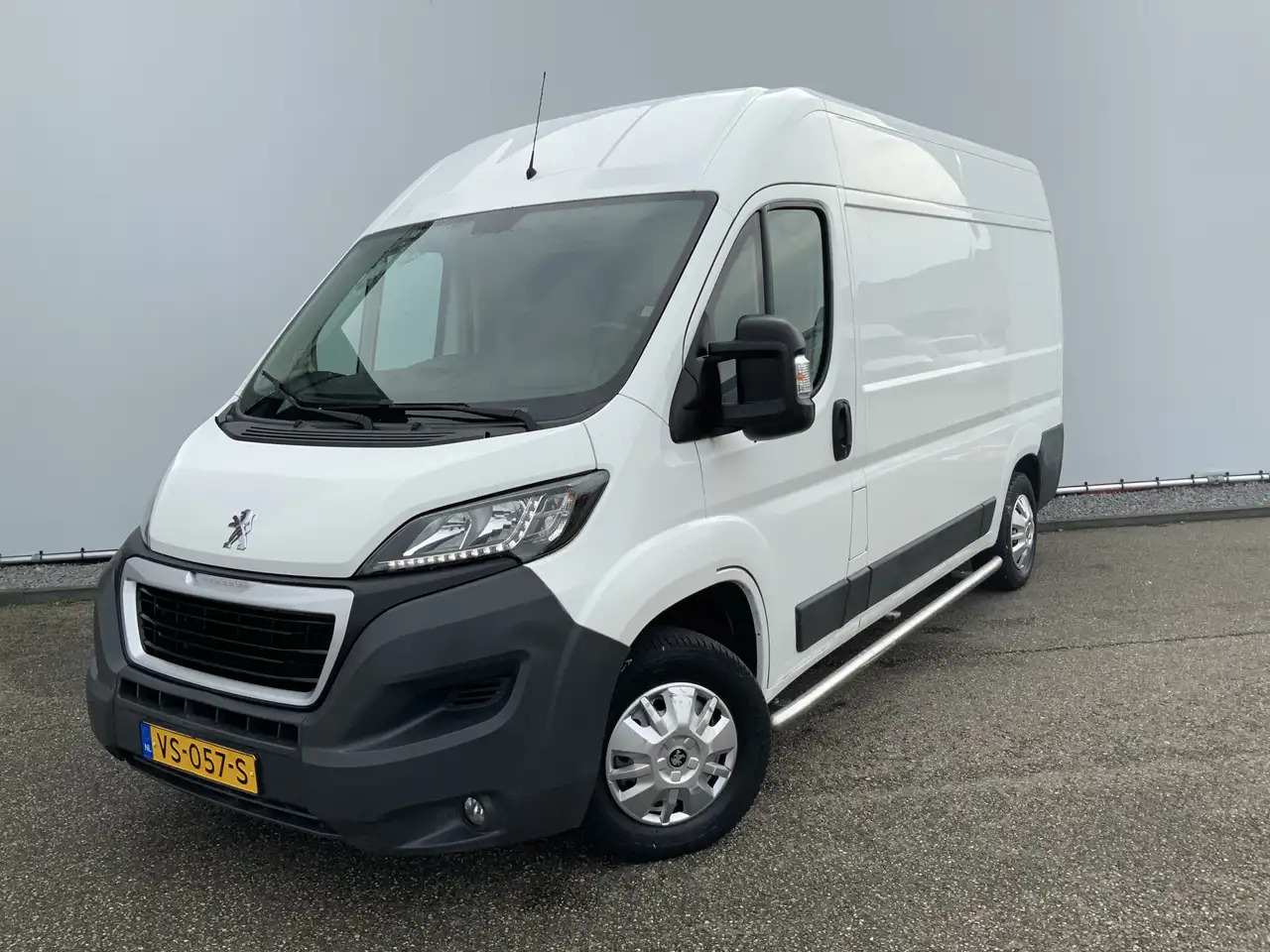 Peugeot Boxer 330 2.2 HDI L2H2 Première Airco Cruise Camera side - Muu seadmestik: pilt 1 Peugeot Boxer 330 2.2 HDI L2H2 Première Airco Cruise Camera side - Muu seadmestik: pilt 1
