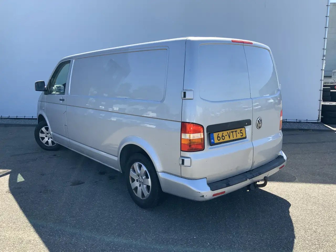 Volkswagen T5 Transporter 1.9 TDI 340 MHD (Versnellingsbak Defekt !!)Airco 3 - Muu seadmestik: pilt 5 Volkswagen T5 Transporter 1.9 TDI 340 MHD (Versnellingsbak Defekt !!)Airco 3 - Muu seadmestik: pilt 5