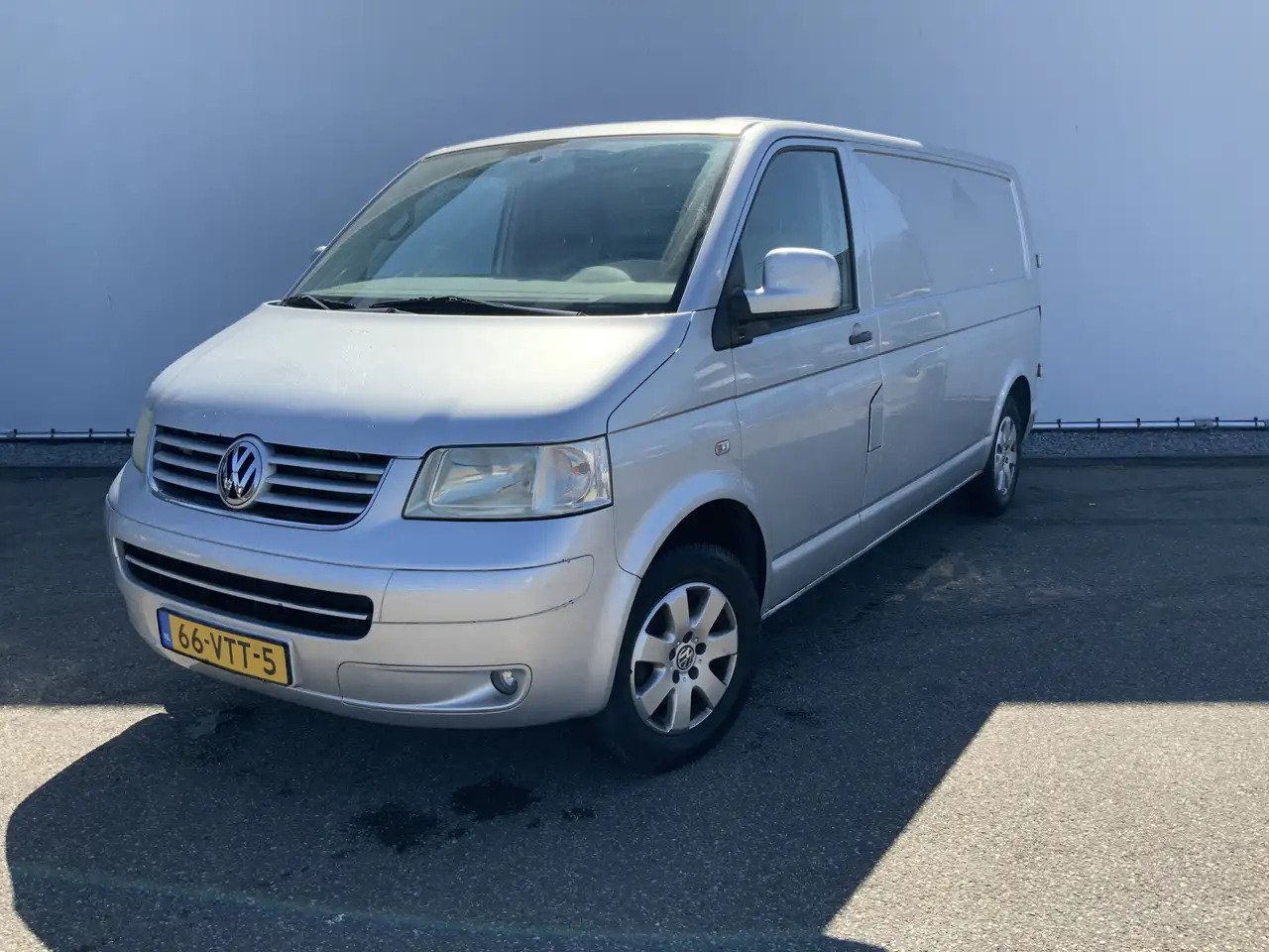 Volkswagen T5 Transporter 1.9 TDI 340 MHD (Versnellingsbak Defekt !!)Airco 3 - Muu seadmestik: pilt 1 Volkswagen T5 Transporter 1.9 TDI 340 MHD (Versnellingsbak Defekt !!)Airco 3 - Muu seadmestik: pilt 1