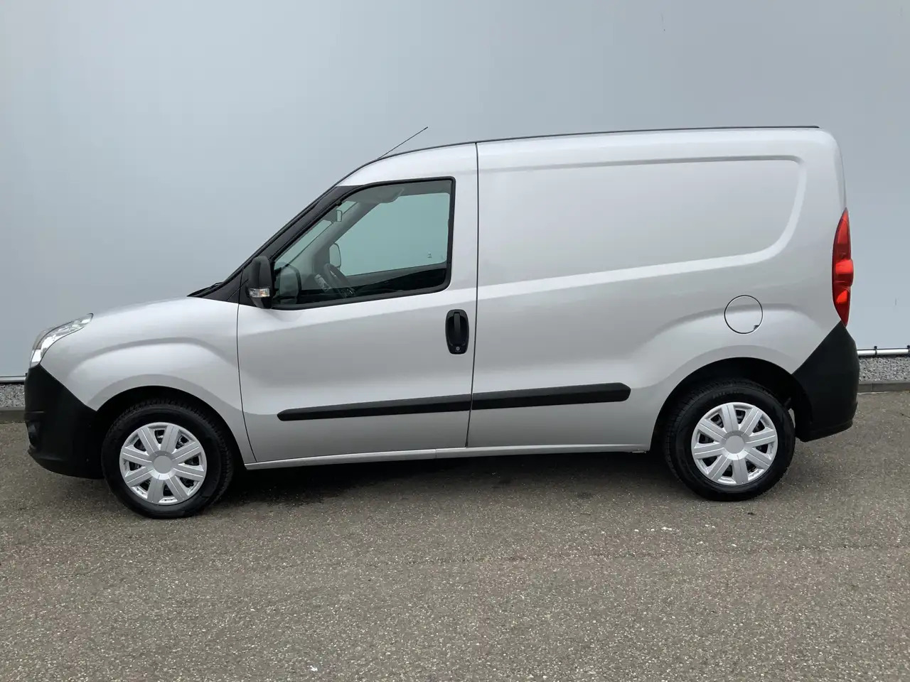 Opel Combo 1.3 CDTi L1H1 Edition Airco Euro 6 - Väike kaubik: pilt 3 Opel Combo 1.3 CDTi L1H1 Edition Airco Euro 6 - Väike kaubik: pilt 3
