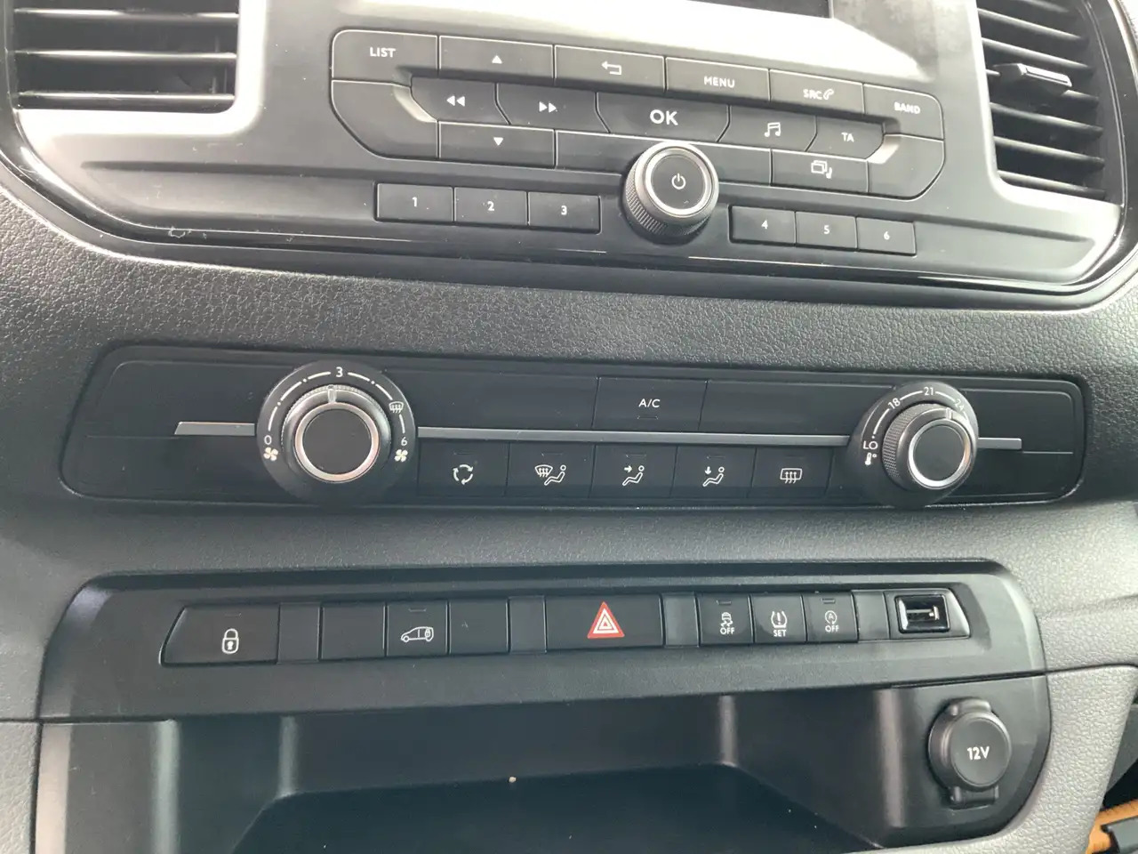 Peugeot Expert 227C 2.0 BlueHDI 150 Premium Pack Airco Cruise Cam - Kaubik: pilt 5 Peugeot Expert 227C 2.0 BlueHDI 150 Premium Pack Airco Cruise Cam - Kaubik: pilt 5