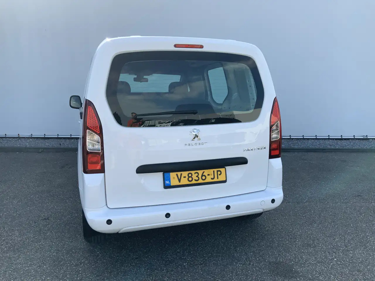 Peugeot Partner 122 1.6 BlueHDi Autom.100 L1 Premium S&S EXPORT!! - Väike kaubik: pilt 2 Peugeot Partner 122 1.6 BlueHDi Autom.100 L1 Premium S&S EXPORT!! - Väike kaubik: pilt 2