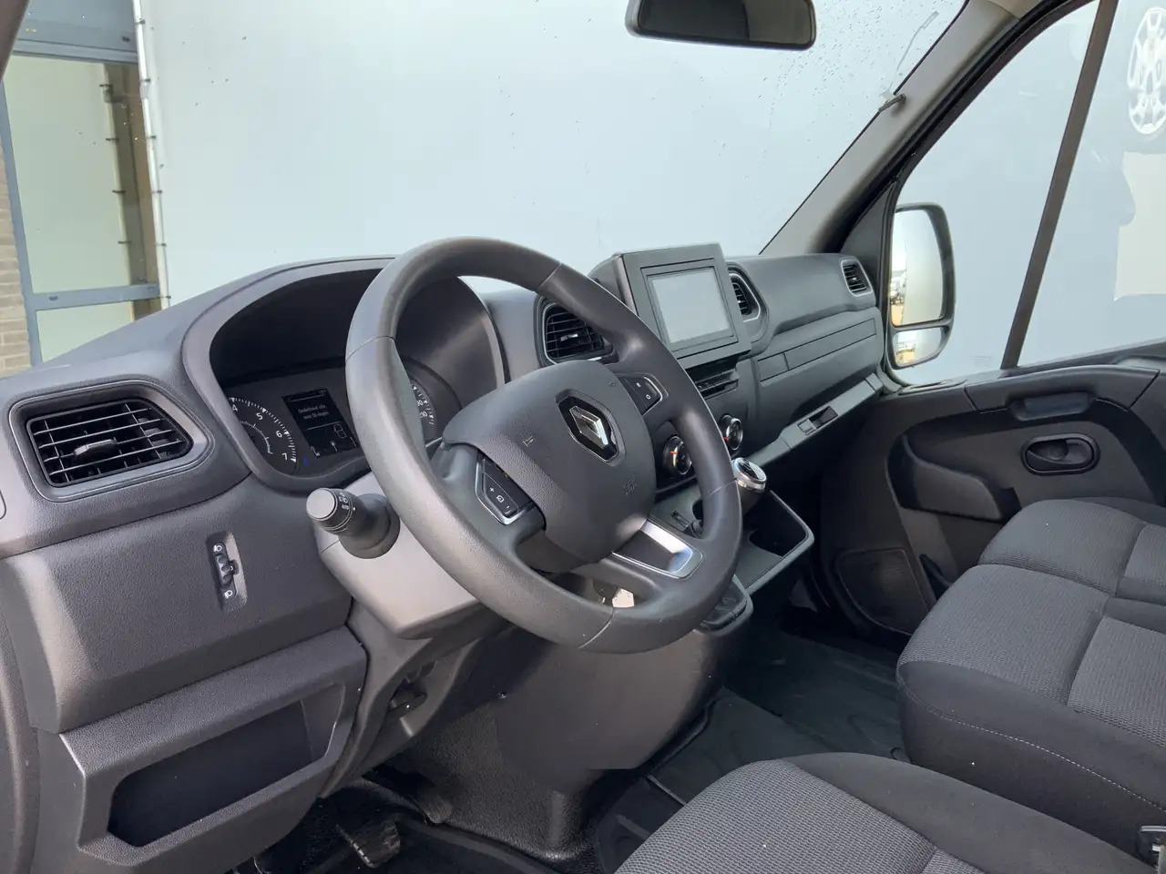 Renault Master T35 2.3 dCi 135 L2H2 Airco Cruise 3 Zits Camera Eu - Kaubik: pilt 5 Renault Master T35 2.3 dCi 135 L2H2 Airco Cruise 3 Zits Camera Eu - Kaubik: pilt 5