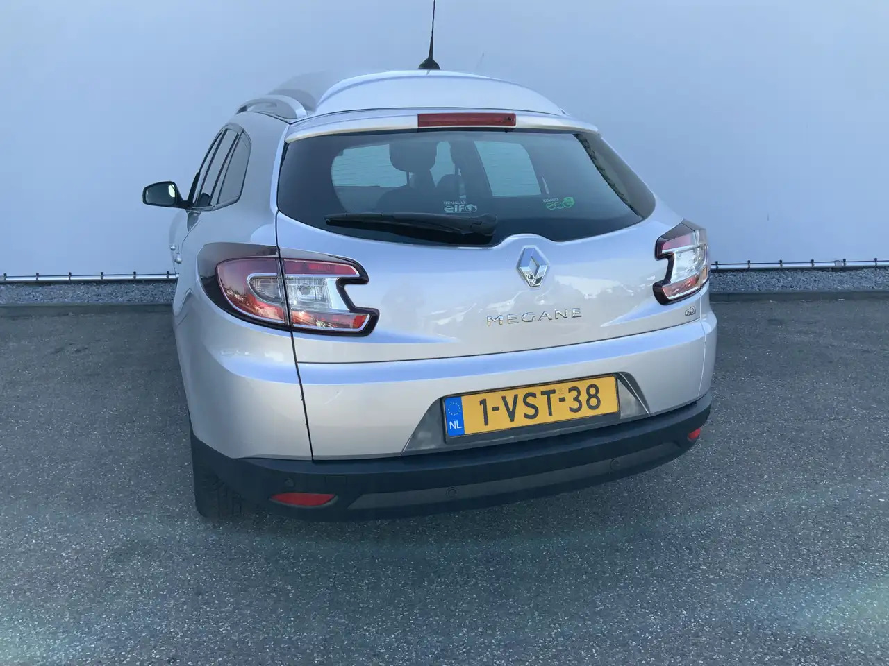 Renault Megane 1.5 dCi Expression Airco Navi Grijs Kenteken Euro - Auto: pilt 2 Renault Megane 1.5 dCi Expression Airco Navi Grijs Kenteken Euro - Auto: pilt 2