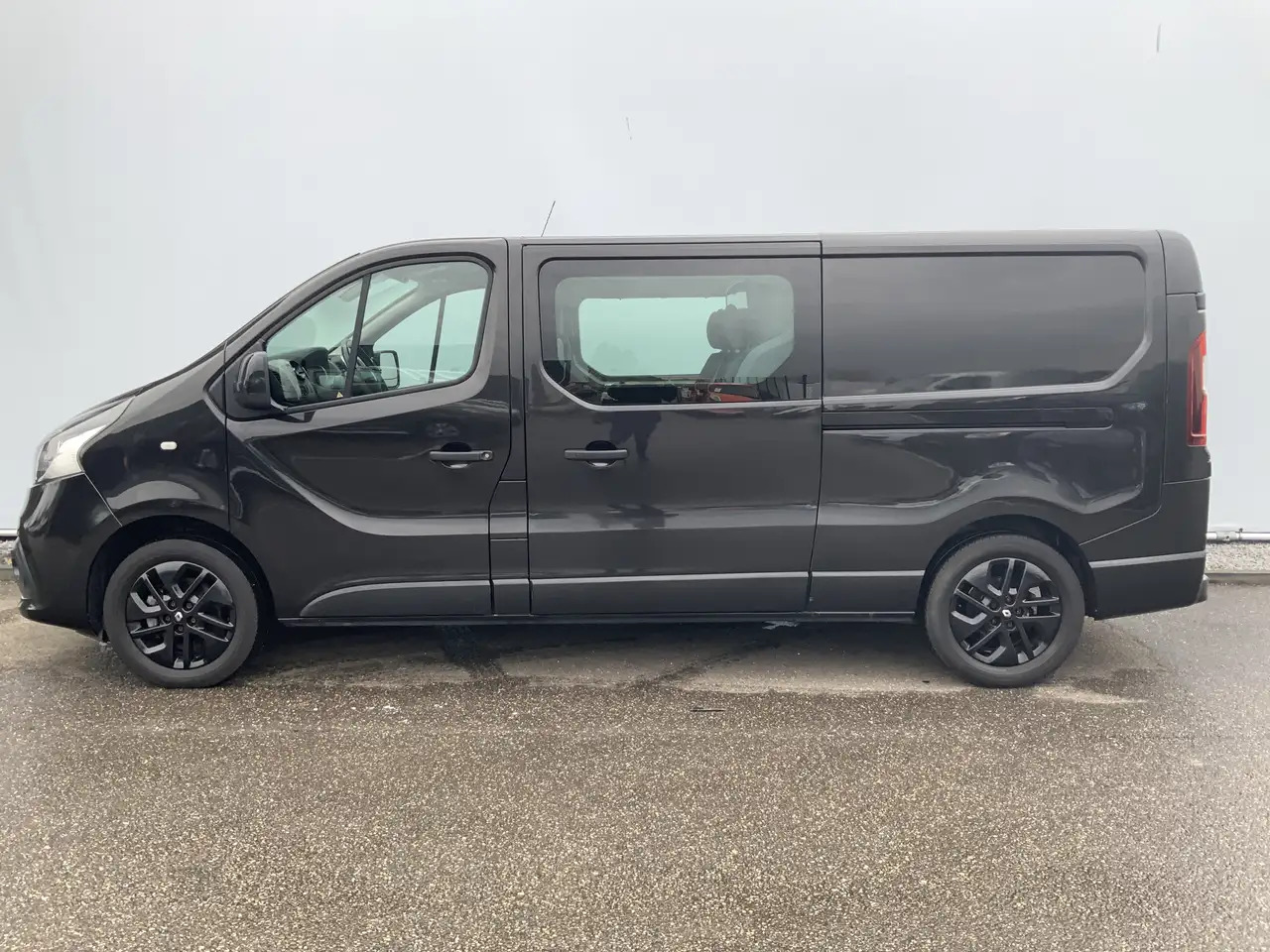 Renault Trafic 1.6 dCi T29 L2H1 Dub Cab 5 Zits Airco Cruise Navi - Meeskonnaauto: pilt 3 Renault Trafic 1.6 dCi T29 L2H1 Dub Cab 5 Zits Airco Cruise Navi - Meeskonnaauto: pilt 3