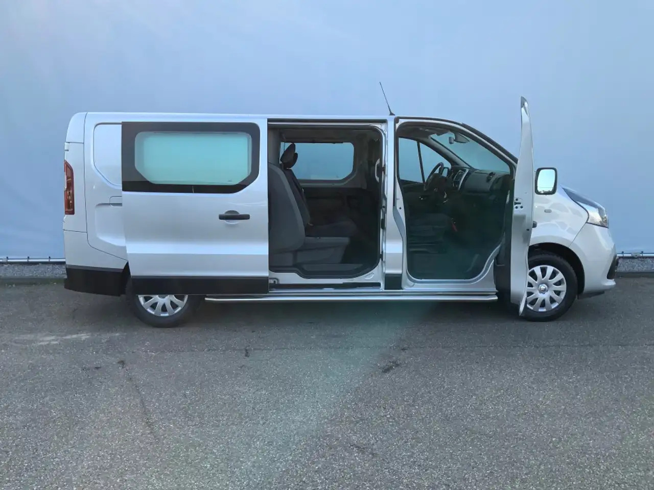 Renault Trafic 1.6 dCi T29 L2H1 Dub Cab Airco Camera Navi Trekhaa - Meeskonnaauto: pilt 5 Renault Trafic 1.6 dCi T29 L2H1 Dub Cab Airco Camera Navi Trekhaa - Meeskonnaauto: pilt 5