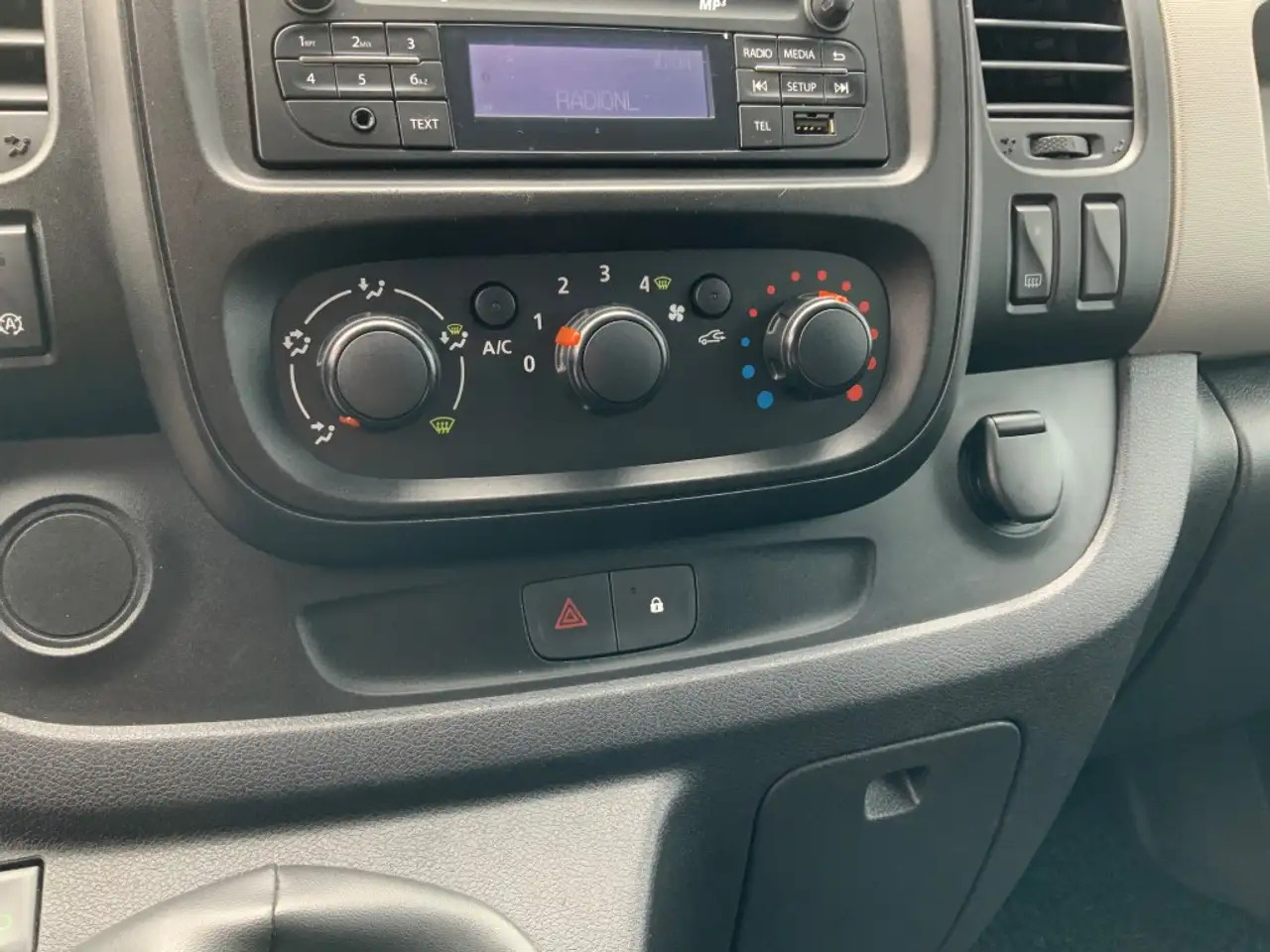 Kaubik Renault Trafic 1.6 dCi T29 L2H2 Comfort Energy Airco Cruise 3 Zit: pilt 9