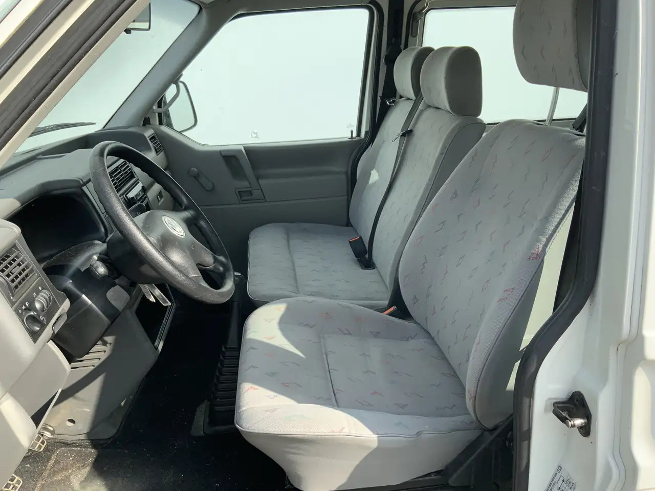 Volkswagen 1.9 TD 292 T800 Dubbel Cab 6 Zits Euro 3 - Meeskonnaauto: pilt 5 Volkswagen 1.9 TD 292 T800 Dubbel Cab 6 Zits Euro 3 - Meeskonnaauto: pilt 5