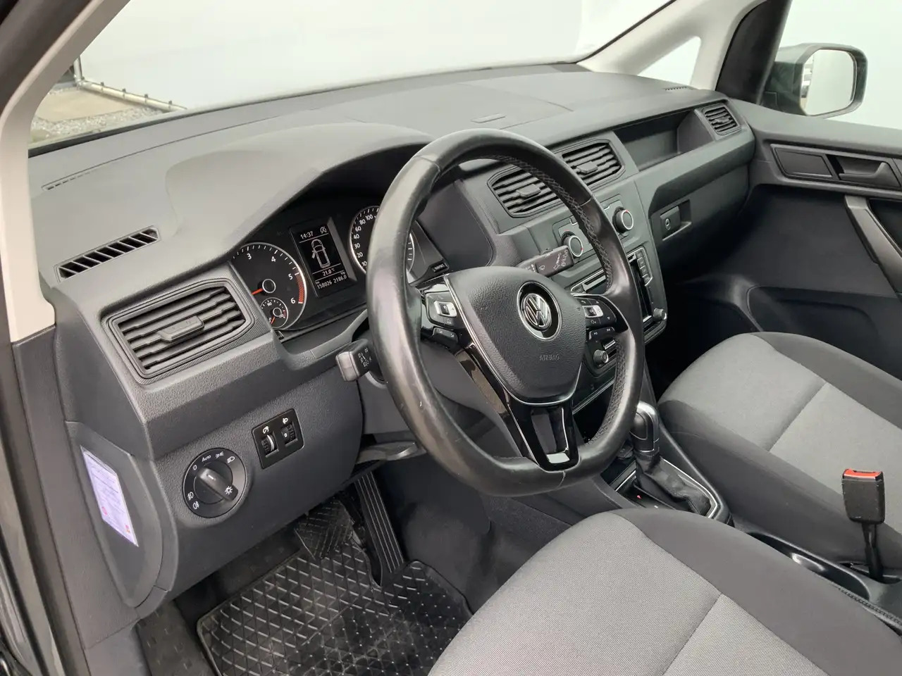 Väike kaubik Volkswagen Caddy 2.0 TDI L2H1 AUTOMAAT BMT Maxi Exclusive Edition A: pilt 6 Väike kaubik Volkswagen Caddy 2.0 TDI L2H1 AUTOMAAT BMT Maxi Exclusive Edition A: pilt 6