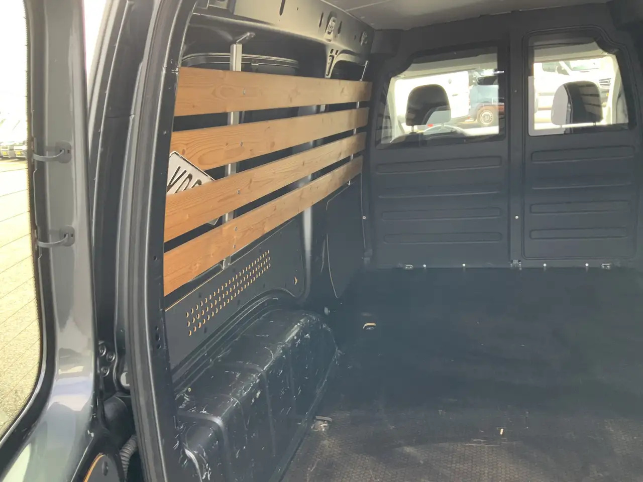 Väike kaubik Volkswagen Caddy 2.0 TDI L2H1 AUTOMAAT BMT Maxi Exclusive Edition A: pilt 16 Väike kaubik Volkswagen Caddy 2.0 TDI L2H1 AUTOMAAT BMT Maxi Exclusive Edition A: pilt 16