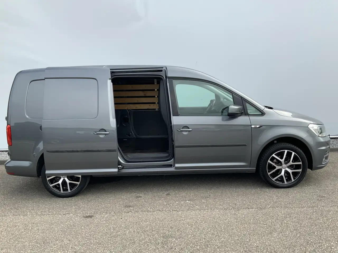 Väike kaubik Volkswagen Caddy 2.0 TDI L2H1 AUTOMAAT BMT Maxi Exclusive Edition A: pilt 20 Väike kaubik Volkswagen Caddy 2.0 TDI L2H1 AUTOMAAT BMT Maxi Exclusive Edition A: pilt 20