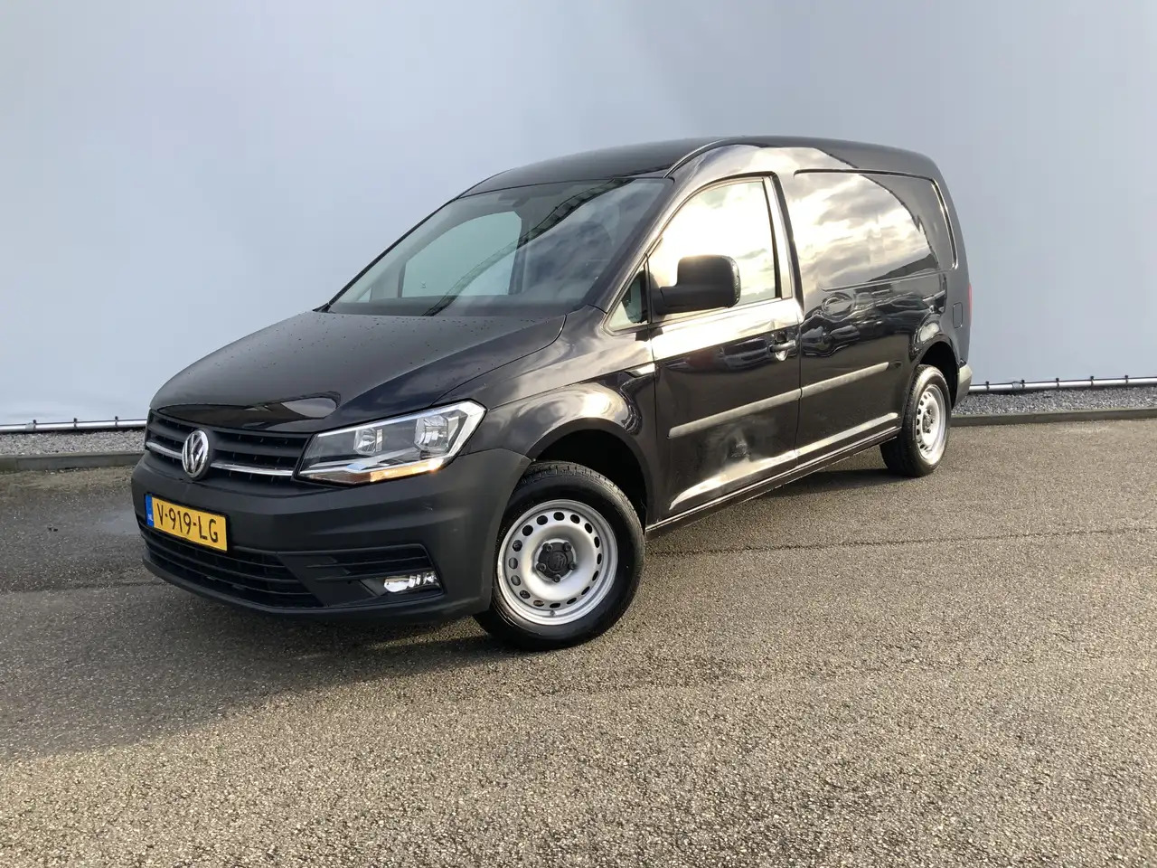 Volkswagen Caddy 2.0 TDI L2H1 BMT Maxi Highline Maxi Rond Om Schade - Väike kaubik: pilt 1 Volkswagen Caddy 2.0 TDI L2H1 BMT Maxi Highline Maxi Rond Om Schade - Väike kaubik: pilt 1