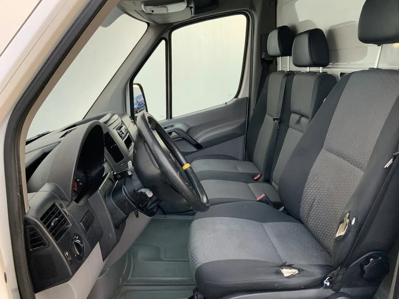 Volkswagen Crafter 35 2.0 TDI L3H1 Glasresteel Airco Cruise 3 Zits UI - Tarbesõiduk furgoon, Kommunaal-/ Erisõiduk: pilt 3 Volkswagen Crafter 35 2.0 TDI L3H1 Glasresteel Airco Cruise 3 Zits UI - Tarbesõiduk furgoon, Kommunaal-/ Erisõiduk: pilt 3