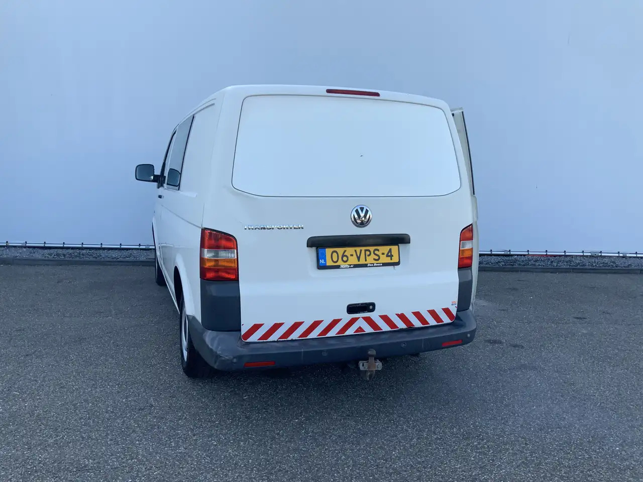 Volkswagen T5 Transporter 2.5 TDI 300 Budgetline Automaat DubCab Airco Trekh - Meeskonnaauto: pilt 2 Volkswagen T5 Transporter 2.5 TDI 300 Budgetline Automaat DubCab Airco Trekh - Meeskonnaauto: pilt 2