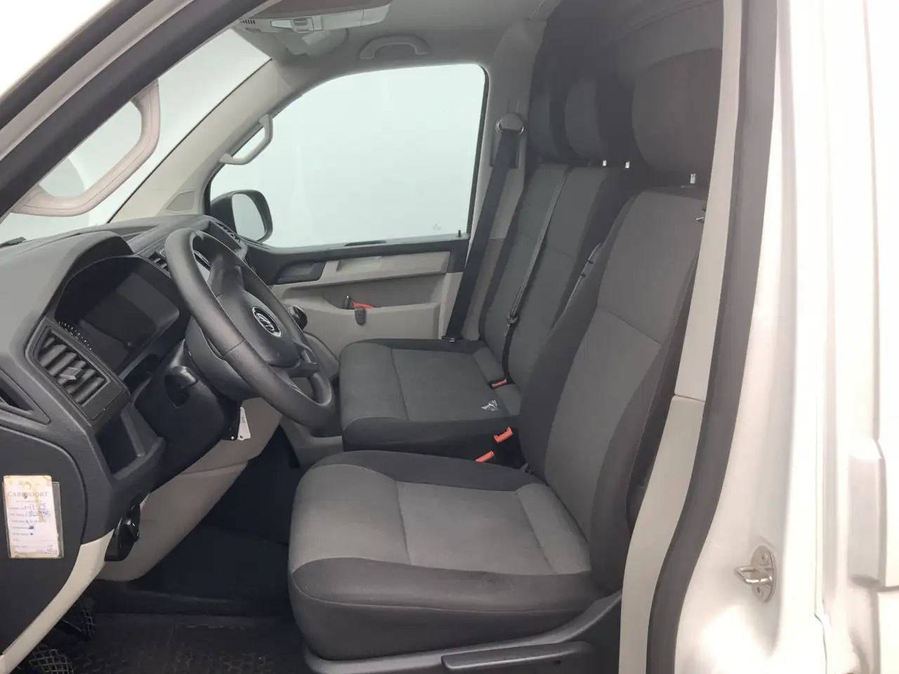 Volkswagen T6 Transporter 2.0 TDI L2H1 Airco Navi 3 Zits Alu Velg Euro 6 - Kaubik: pilt 4 Volkswagen T6 Transporter 2.0 TDI L2H1 Airco Navi 3 Zits Alu Velg Euro 6 - Kaubik: pilt 4