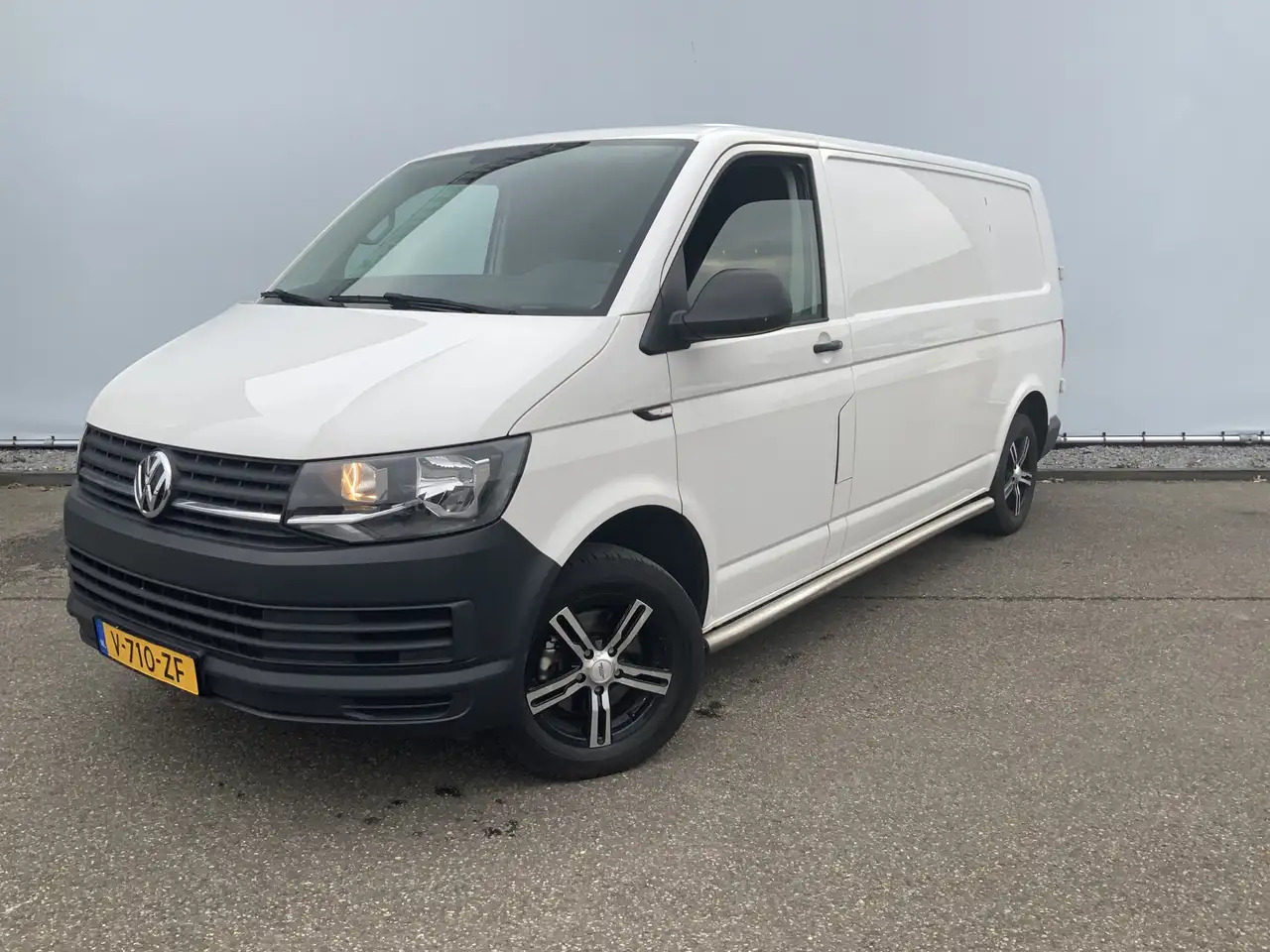 Volkswagen T6 Transporter 2.0 TDI L2H1 Airco Navi 3 Zits Alu Velg Euro 6 - Kaubik: pilt 1 Volkswagen T6 Transporter 2.0 TDI L2H1 Airco Navi 3 Zits Alu Velg Euro 6 - Kaubik: pilt 1