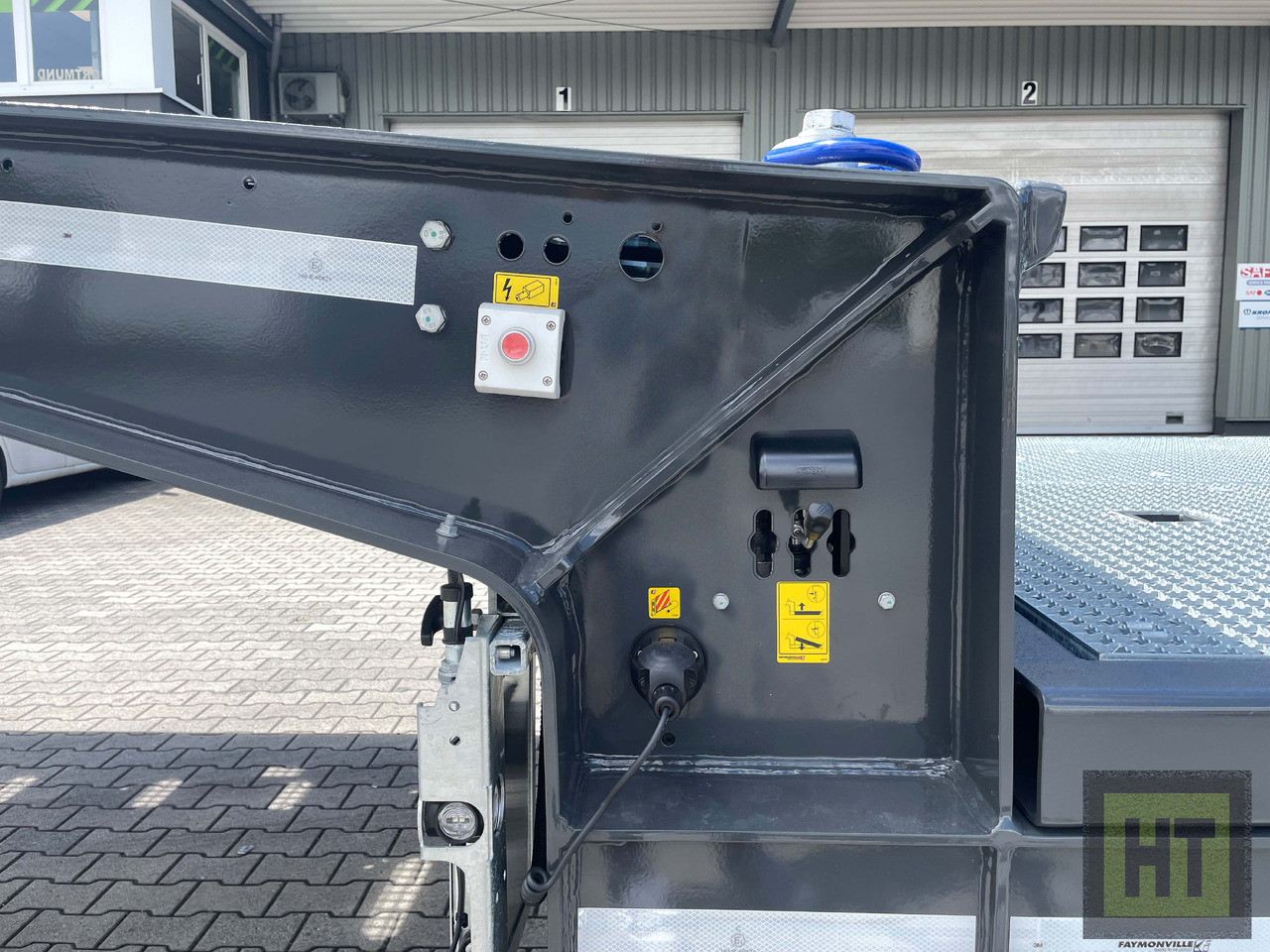 Faymonville 3-Achs-Semi-hydr.Ladeboden mit Rampen-Gitterrost - Madal platvormpoolhaagis: pilt 4 Faymonville 3-Achs-Semi-hydr.Ladeboden mit Rampen-Gitterrost - Madal platvormpoolhaagis: pilt 4