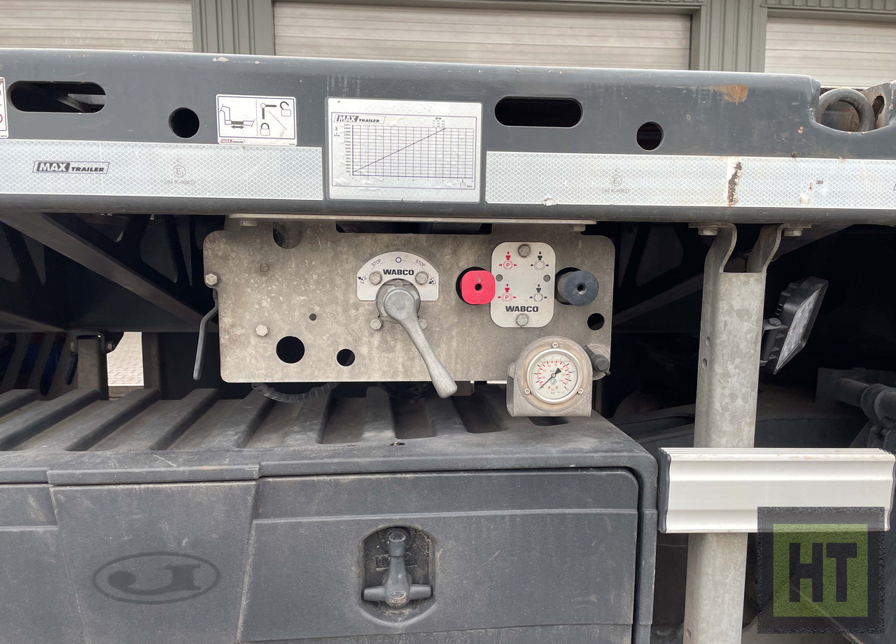 Faymonville MAX Trailer 3-Achs-Doppeltele-Plateau zwangsgelenkt - Madal platvormpoolhaagis: pilt 4 Faymonville MAX Trailer 3-Achs-Doppeltele-Plateau zwangsgelenkt - Madal platvormpoolhaagis: pilt 4