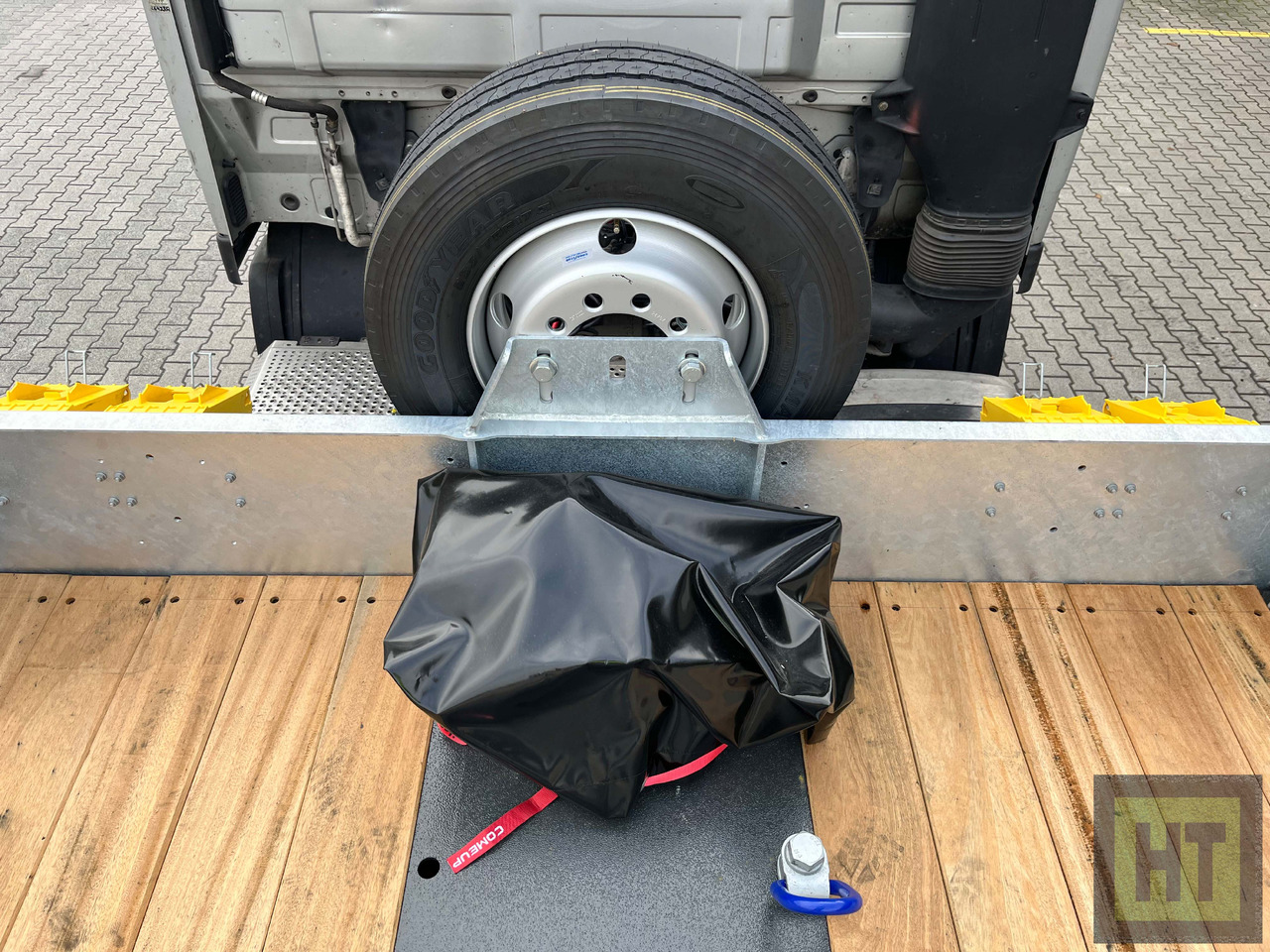 Faymonville MAX Trailer 3-Achs-Semi-hydr.Ladeboden mit Rampen-Holzbelag - Madal platvormpoolhaagis: pilt 3 Faymonville MAX Trailer 3-Achs-Semi-hydr.Ladeboden mit Rampen-Holzbelag - Madal platvormpoolhaagis: pilt 3