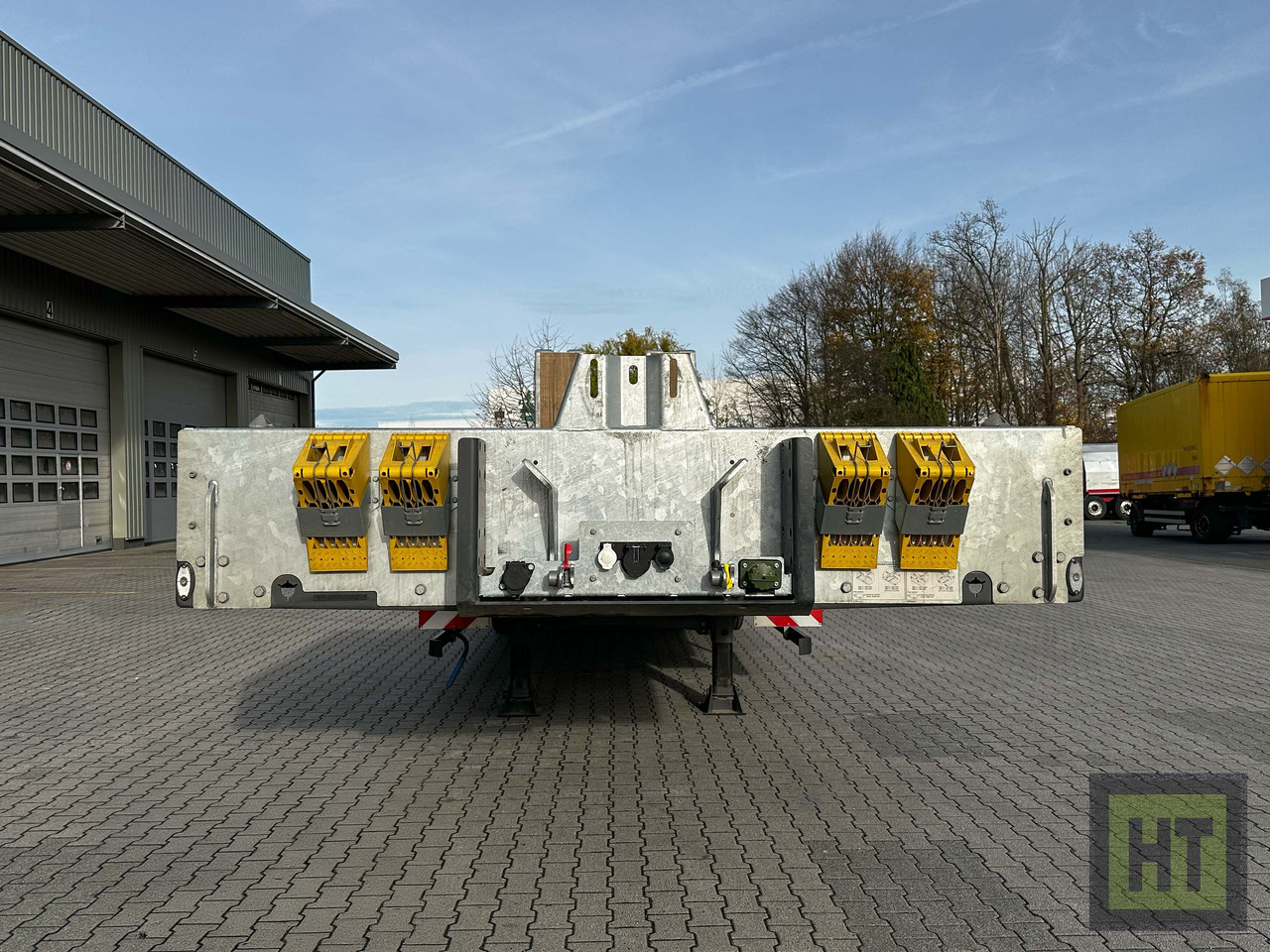 Faymonville MAX Trailer 4-Achs-Mega-Tele-Semi mit Rampen - Madal platvormpoolhaagis: pilt 3 Faymonville MAX Trailer 4-Achs-Mega-Tele-Semi mit Rampen - Madal platvormpoolhaagis: pilt 3