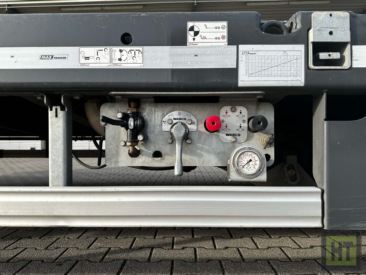 Faymonville MAX Trailer 4-Achs-Mega-Tele-Semi mit Rampen - Madal platvormpoolhaagis: pilt 5 Faymonville MAX Trailer 4-Achs-Mega-Tele-Semi mit Rampen - Madal platvormpoolhaagis: pilt 5