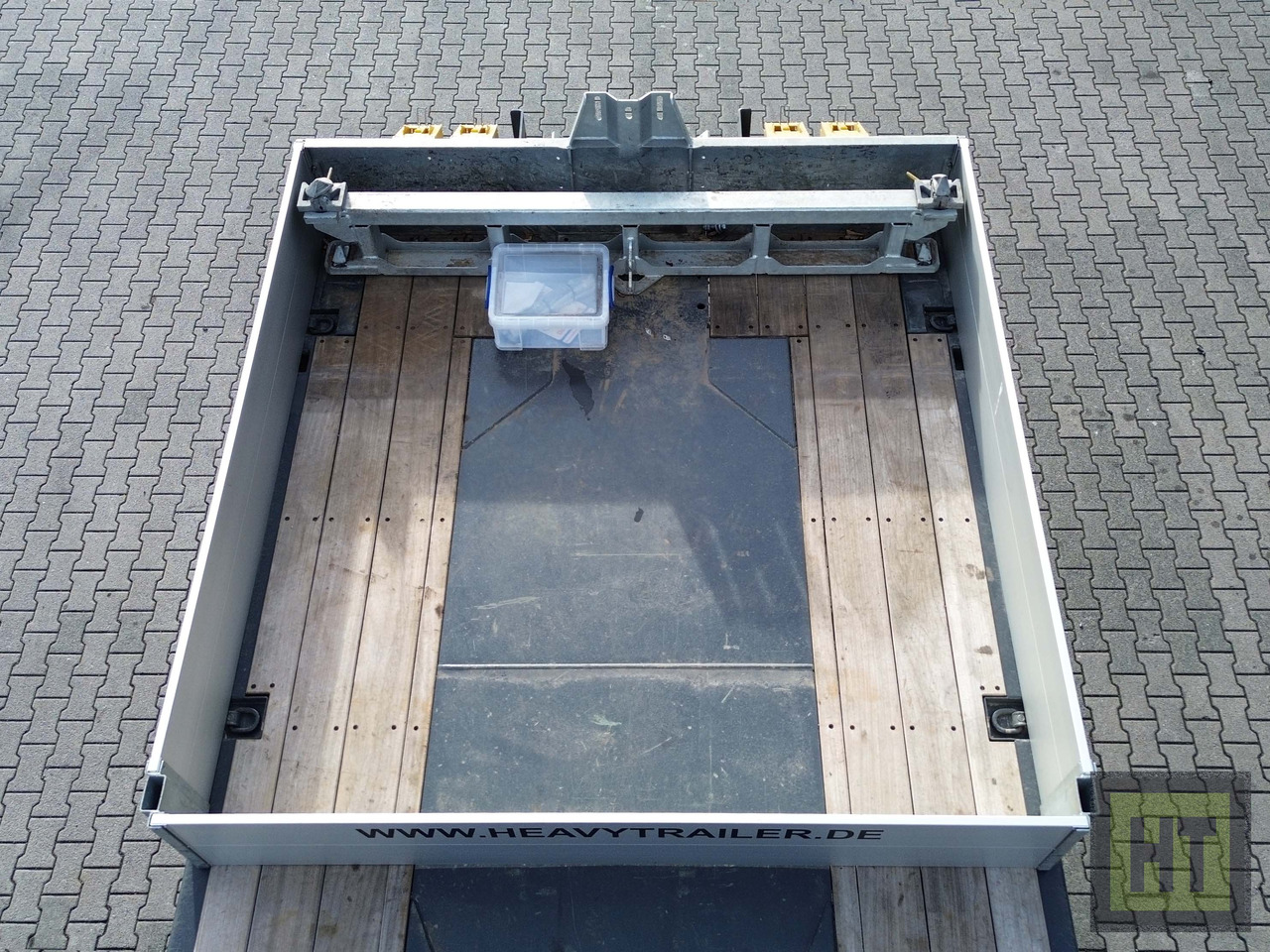 Faymonville MAX Trailer 4-Achs-Mega-Tele-Semi mit Rampen - Madal platvormpoolhaagis: pilt 2 Faymonville MAX Trailer 4-Achs-Mega-Tele-Semi mit Rampen - Madal platvormpoolhaagis: pilt 2