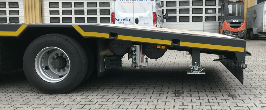 Meusburger 3-Achs-Semi-Satteltieflader Roadrunner Industrie - Madal platvormpoolhaagis: pilt 3 Meusburger 3-Achs-Semi-Satteltieflader Roadrunner Industrie - Madal platvormpoolhaagis: pilt 3