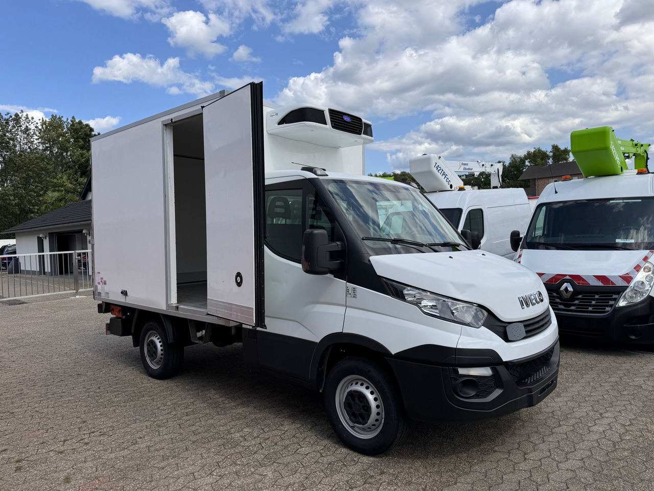 IVECO Daily 35S14 Tiefkühlkoffer Carrier Pulsor 350 LBW EURO 6 - Tarbesõiduk külmik: pilt 3 IVECO Daily 35S14 Tiefkühlkoffer Carrier Pulsor 350 LBW EURO 6 - Tarbesõiduk külmik: pilt 3