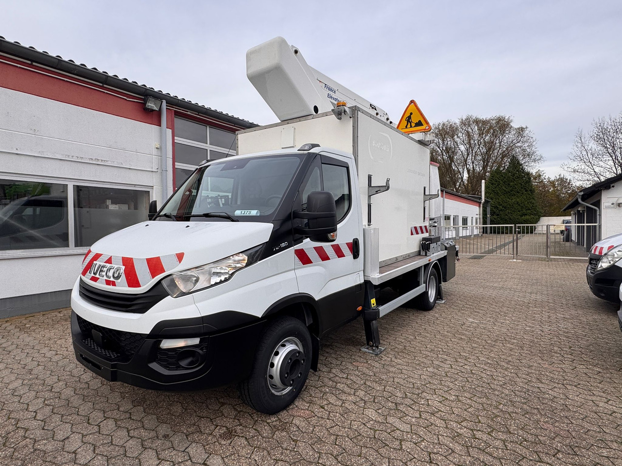 IVECO Daily 70C18 Hubarbeitsbühne Steiger France Elevateur 172 CPL EURO 6C - Veoautolt tõusev platvorm: pilt 1 IVECO Daily 70C18 Hubarbeitsbühne Steiger France Elevateur 172 CPL EURO 6C - Veoautolt tõusev platvorm: pilt 1