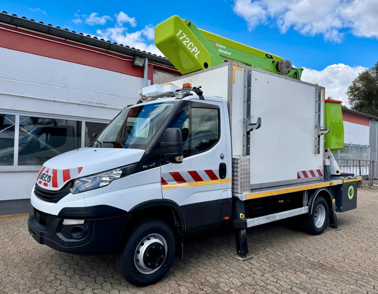 Iveco 70C18 Hubarbeitsbühne France Elevateur 172 CPL - Veoautolt tõusev platvorm: pilt 1 Iveco 70C18 Hubarbeitsbühne France Elevateur 172 CPL - Veoautolt tõusev platvorm: pilt 1