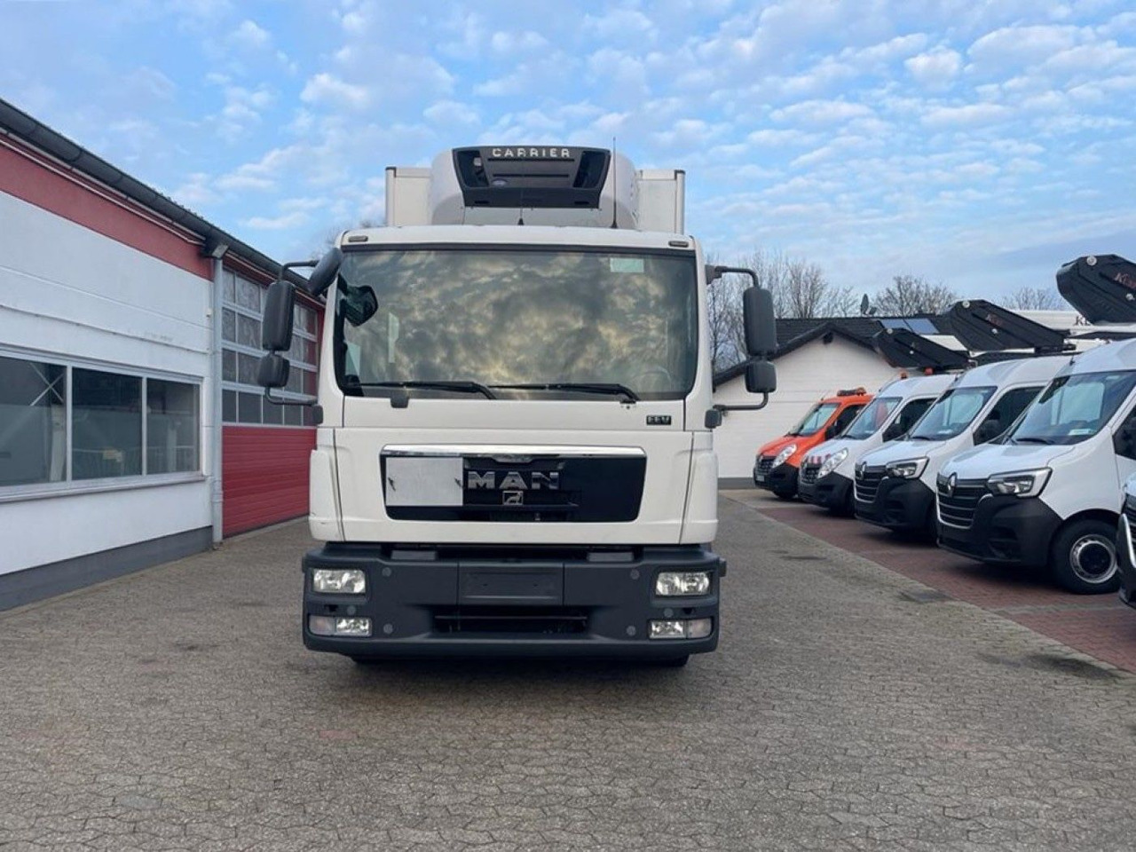 MAN TGL 10.220 Doka Möbelkoffer Umzug Fahrzeug - Kasti veoauto: pilt 2 MAN TGL 10.220 Doka Möbelkoffer Umzug Fahrzeug - Kasti veoauto: pilt 2