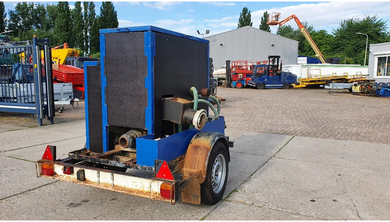Diversen vuilwaterpomp met Petter motor - Veepump: pilt 1 Diversen vuilwaterpomp met Petter motor - Veepump: pilt 1