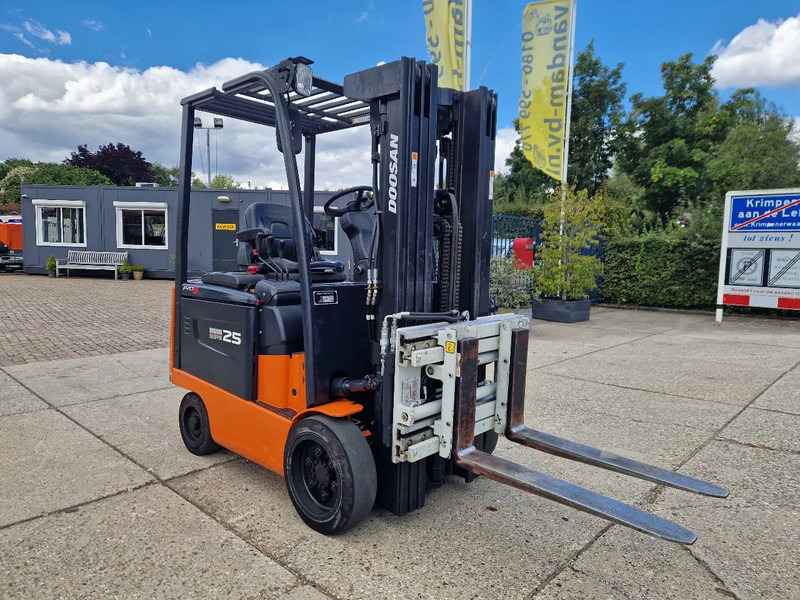 Doosan BC25-S-5 2500kg elektrisch ALS NIEUW! - Elektritõstuk: pilt 2 Doosan BC25-S-5 2500kg elektrisch ALS NIEUW! - Elektritõstuk: pilt 2