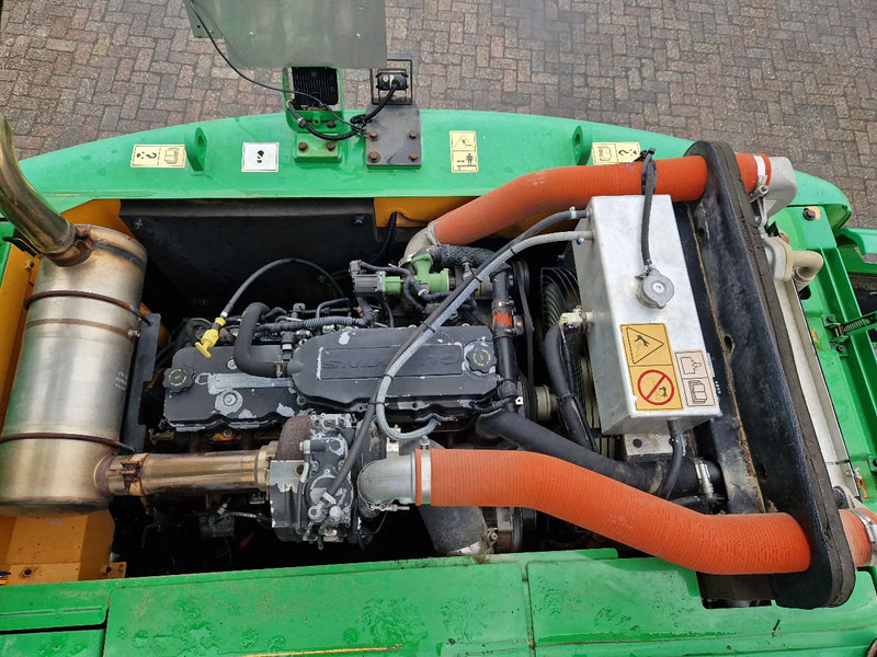 Hyundai Robex 160W-9A met 6-cilinder Cummins motor - Ratastel ekskavaator: pilt 5 Hyundai Robex 160W-9A met 6-cilinder Cummins motor - Ratastel ekskavaator: pilt 5