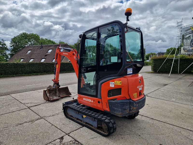 Kubota KX019-4 CW05 met 2 bakken - Miniekskavaator: pilt 4 Kubota KX019-4 CW05 met 2 bakken - Miniekskavaator: pilt 4