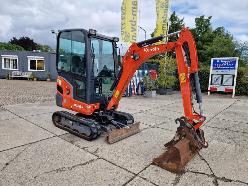 Kubota KX019-4 CW05 met 2 bakken - Miniekskavaator: pilt 2 Kubota KX019-4 CW05 met 2 bakken - Miniekskavaator: pilt 2