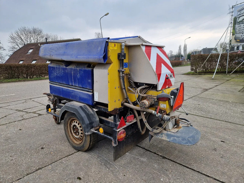 Onbekend Nido Stratos B08-15 nat zoutstrooier zo uit het werk - Liiva-/ Soolajaotur: pilt 3 Onbekend Nido Stratos B08-15 nat zoutstrooier zo uit het werk - Liiva-/ Soolajaotur: pilt 3