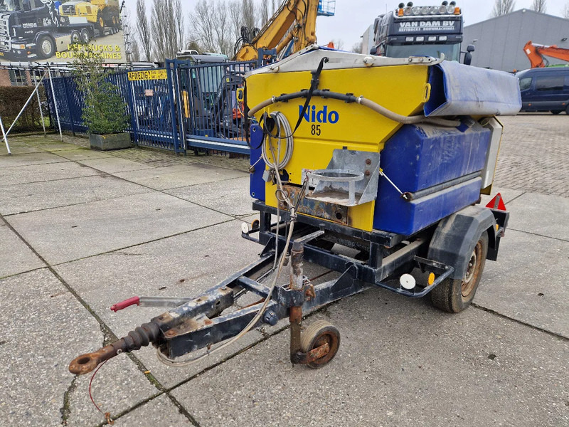 Onbekend Nido Stratos B08-15 nat zoutstrooier zo uit het werk - Liiva-/ Soolajaotur: pilt 1 Onbekend Nido Stratos B08-15 nat zoutstrooier zo uit het werk - Liiva-/ Soolajaotur: pilt 1