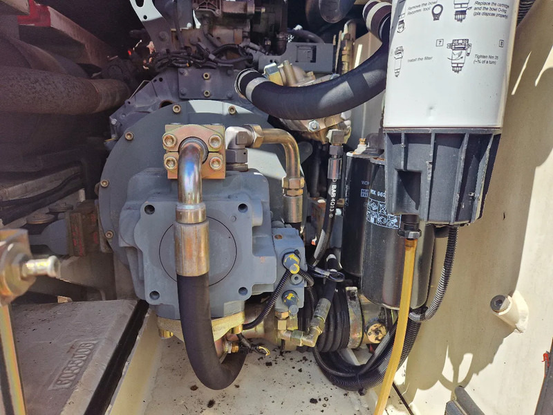 Terex TW160 inclusief kantelbak (1.98m.) - Ratastel ekskavaator: pilt 5 Terex TW160 inclusief kantelbak (1.98m.) - Ratastel ekskavaator: pilt 5
